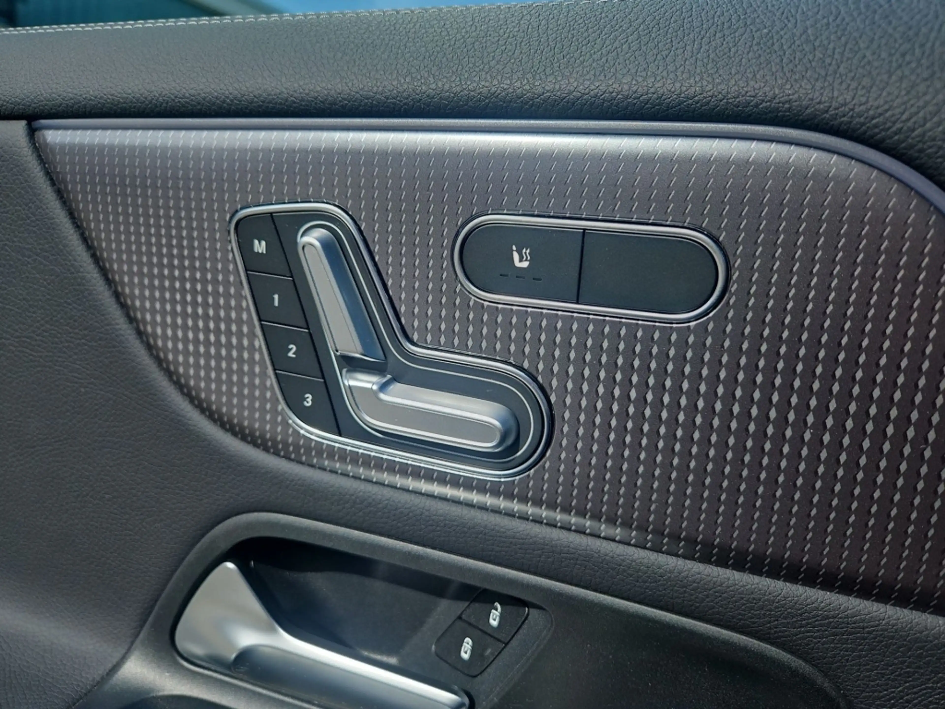 Mercedes-Benz EQA 250 Progressive Distronic+ LED Memory Ambie. — photo 13