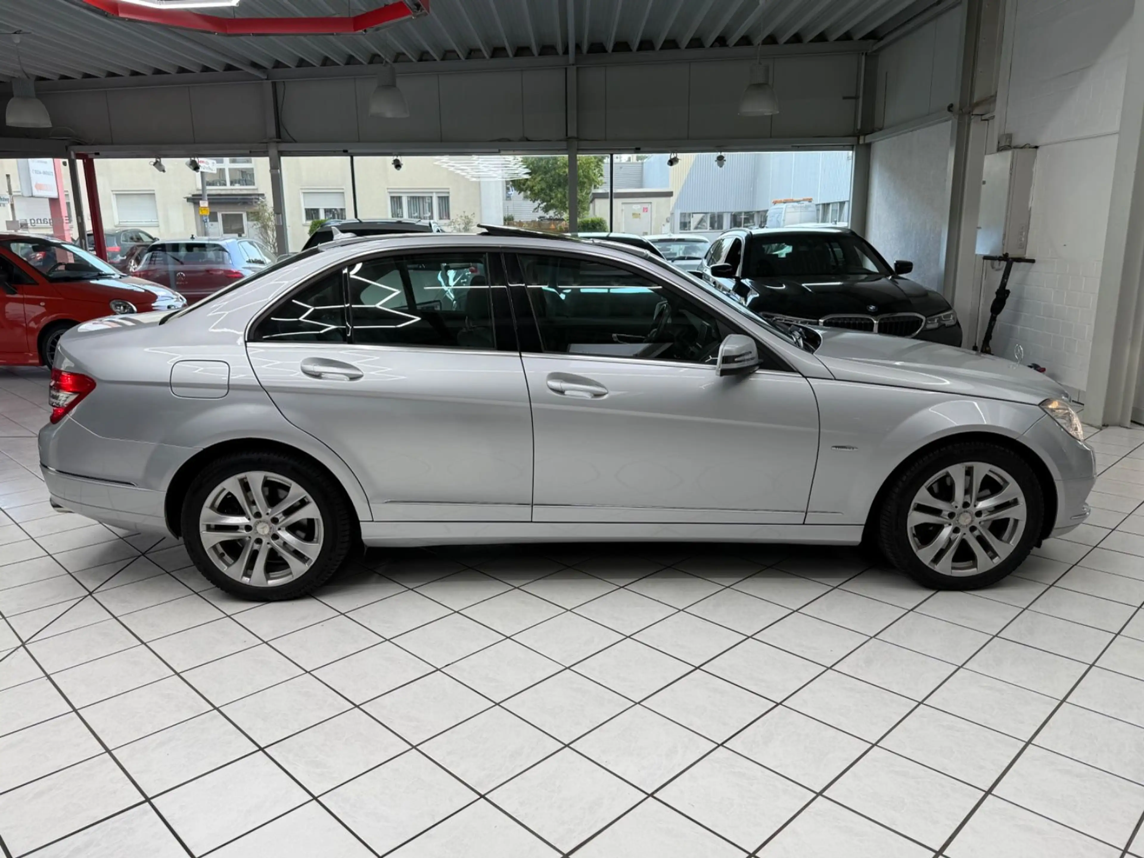Mercedes-Benz C 350 Klasse Lim.  NAVI SHZ PDC — photo 9