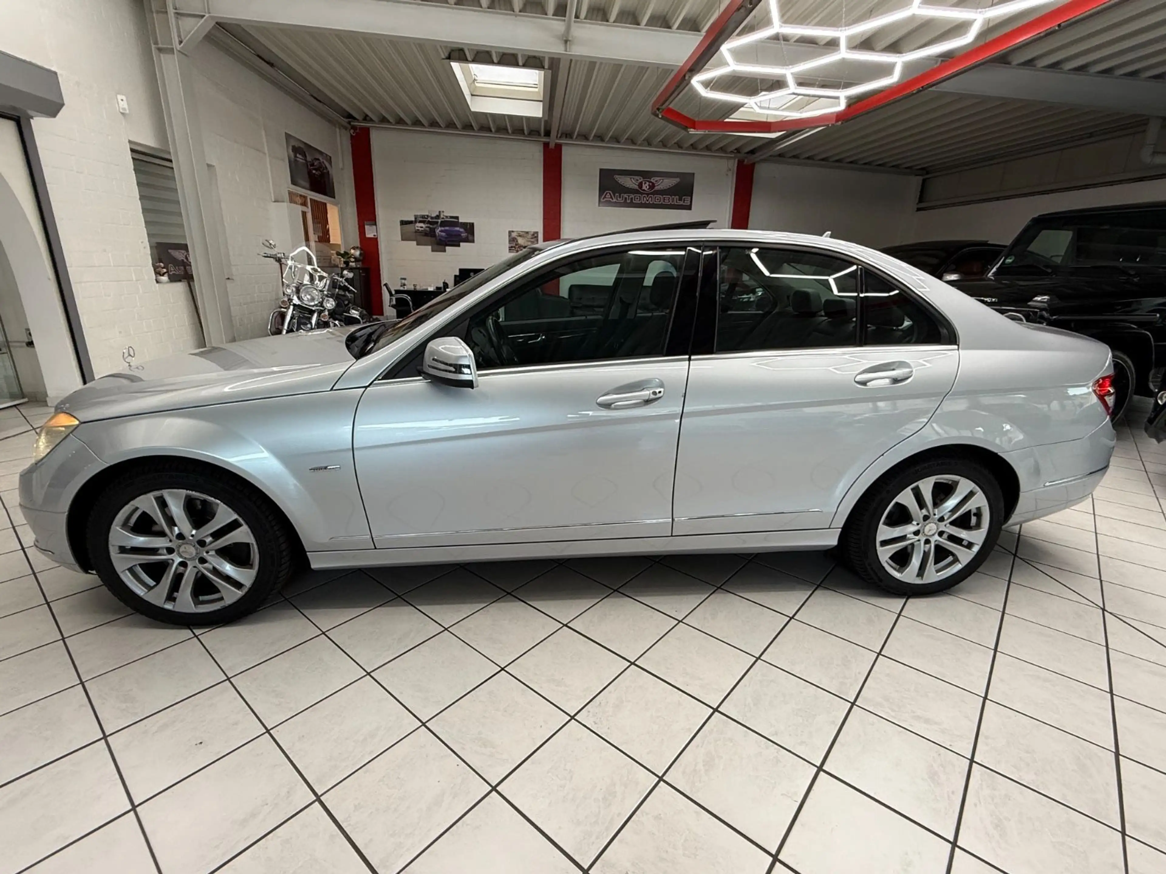 Mercedes-Benz C 350 Klasse Lim.  NAVI SHZ PDC — photo 4