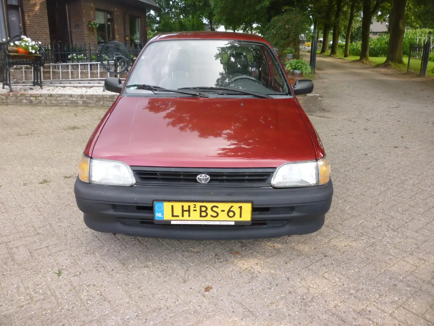 Toyota Starlet 1.3i (AUTOMAAT) Rood - 2