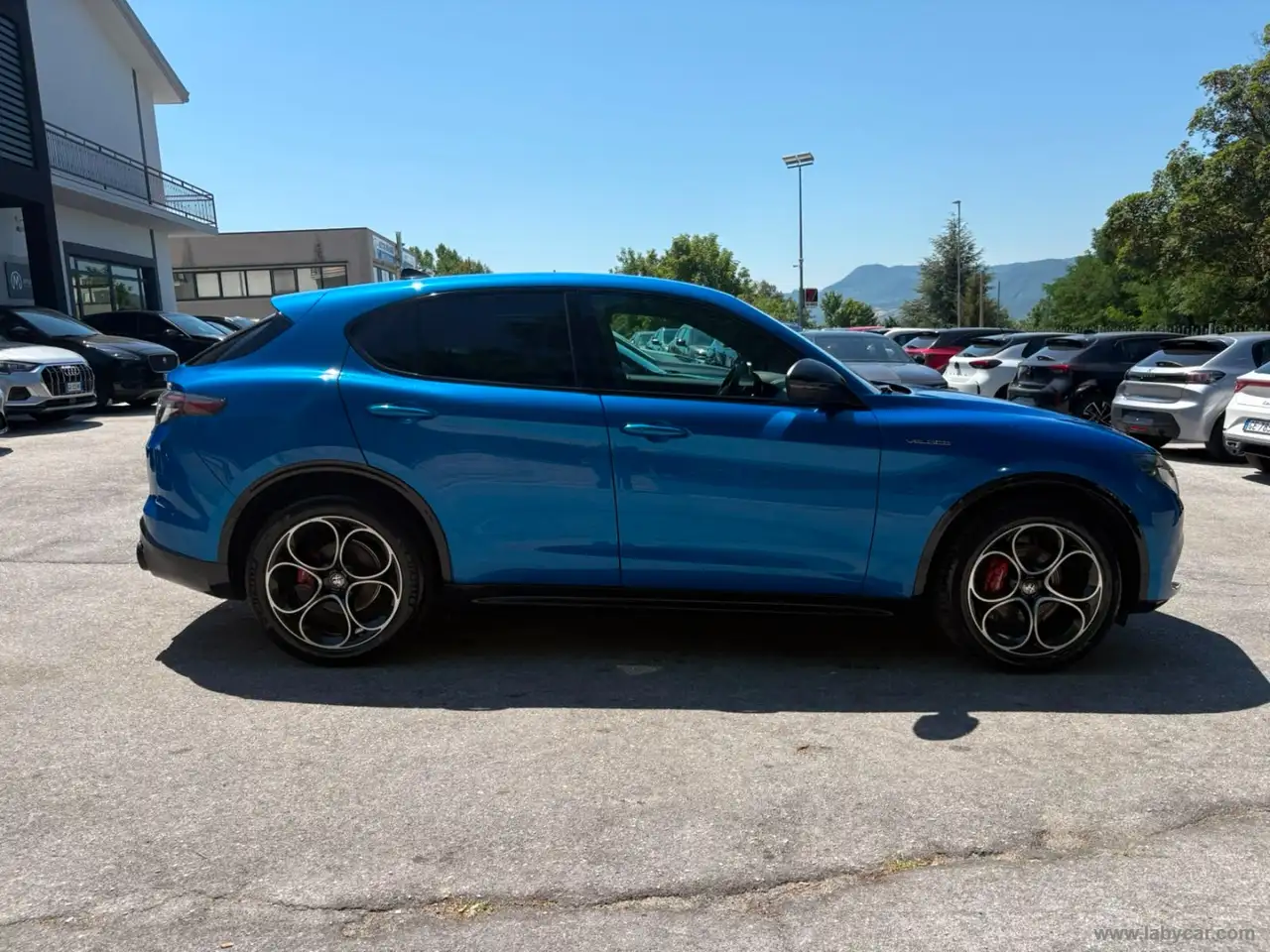 Alfa Romeo Stelvio 2025