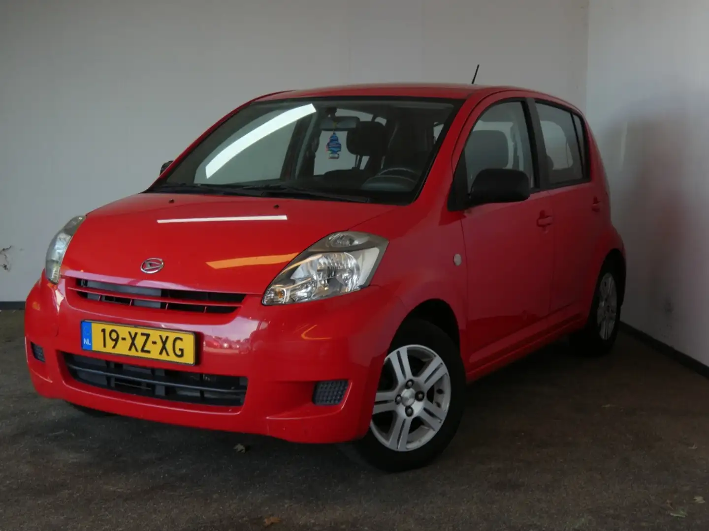 Daihatsu Sirion 2 NWE APK 1.0-12V Premium Rood - 1