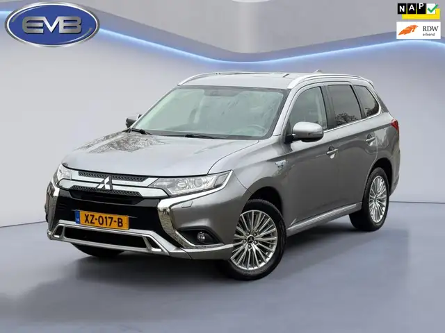 Mitsubishi Outlander 2.4 PHEV Pure+, vele opties, achteruitrijcamera, l
