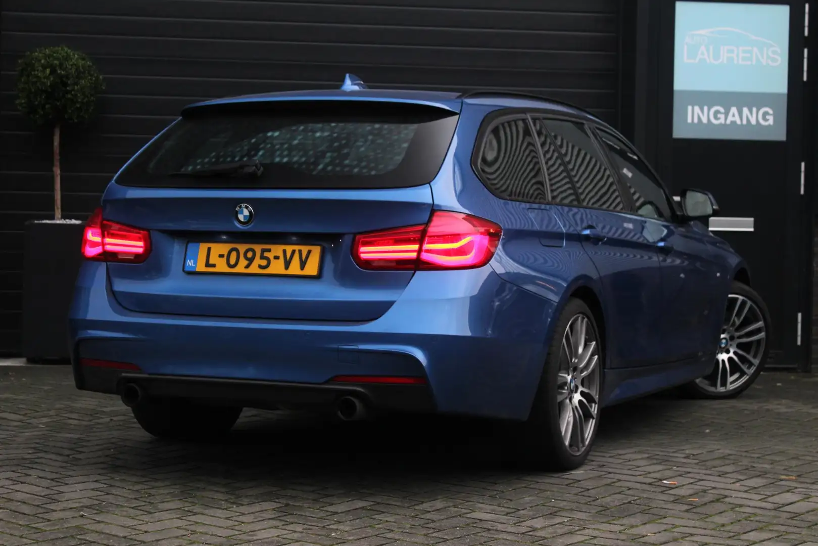 BMW 340 3-serie Touring 340i M Sport | Panorama-dak | Harm Niebieski - 2