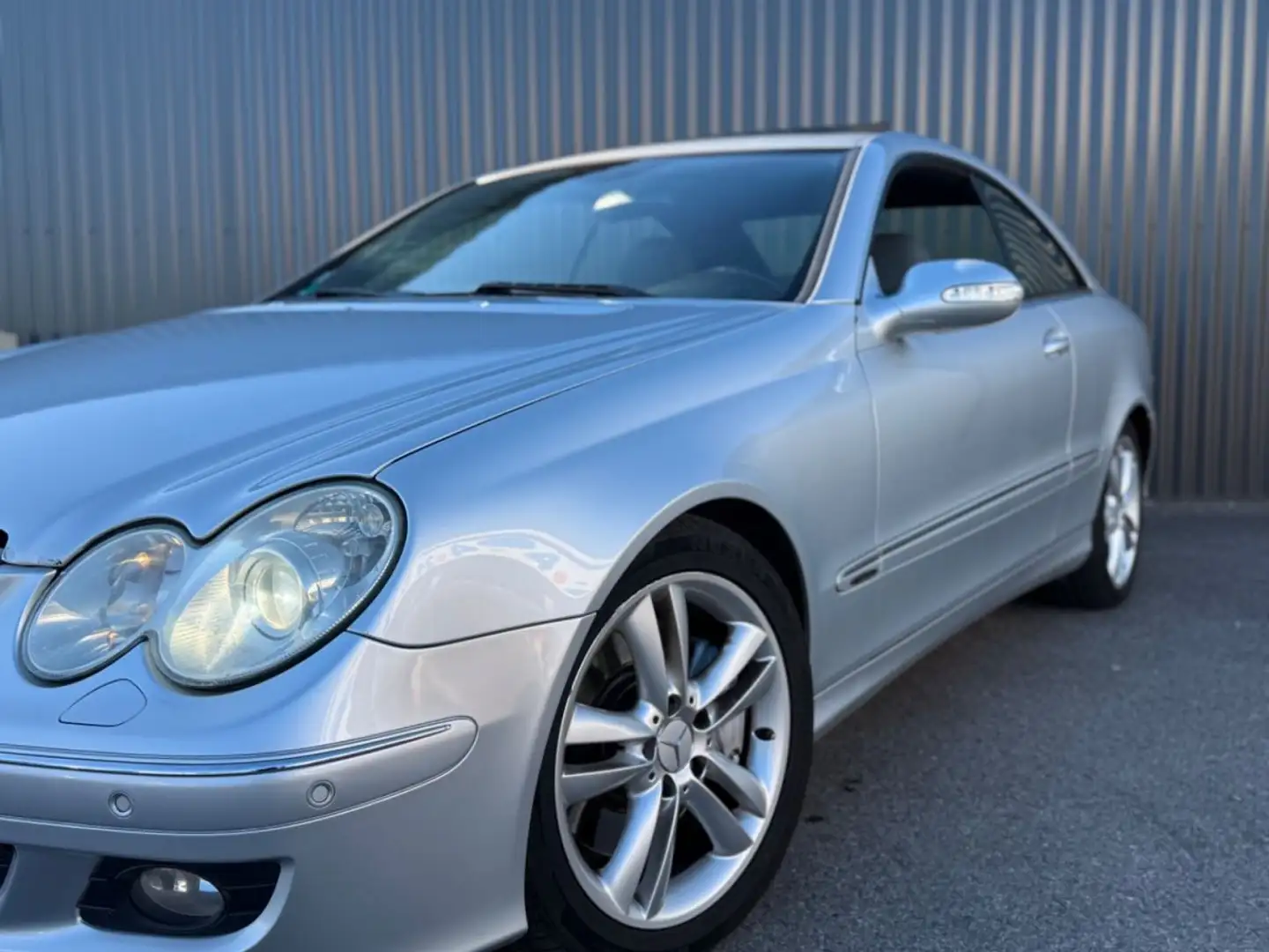 Mercedes-Benz CLK 350 Avantgarde, 3.5 V6 272ch Silber - 2