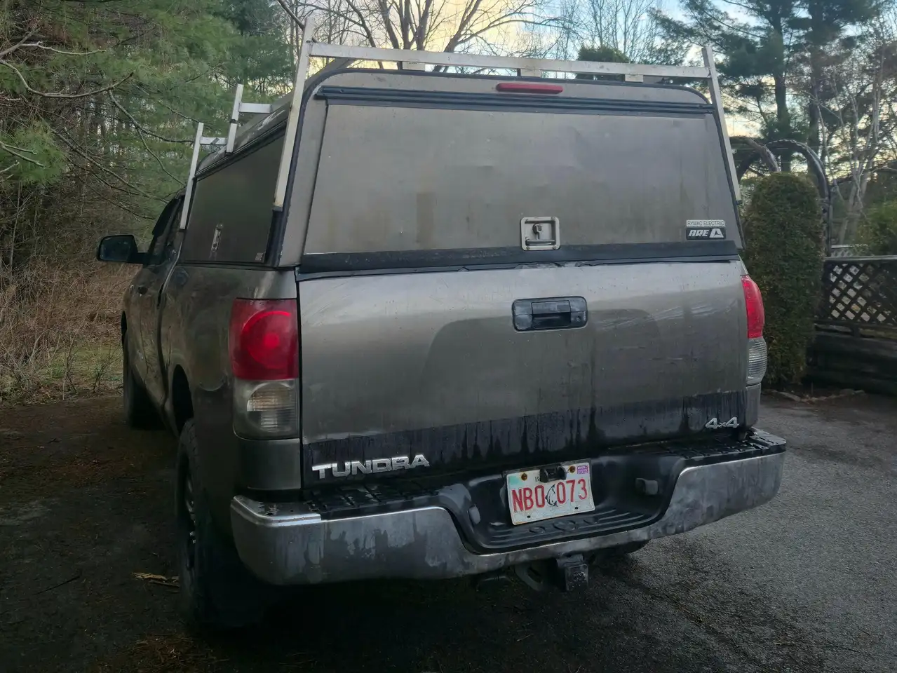 Toyota Tundra снимка Toyota Tundra