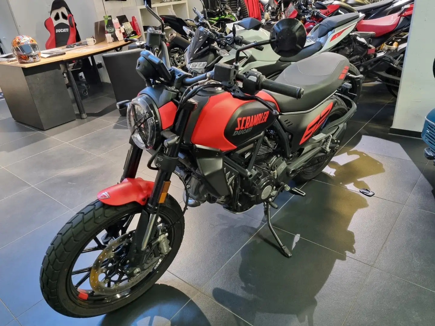Ducati Scrambler Full Throttle 2023 Zwart - 1