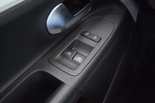 Volkswagen Up! view 15
