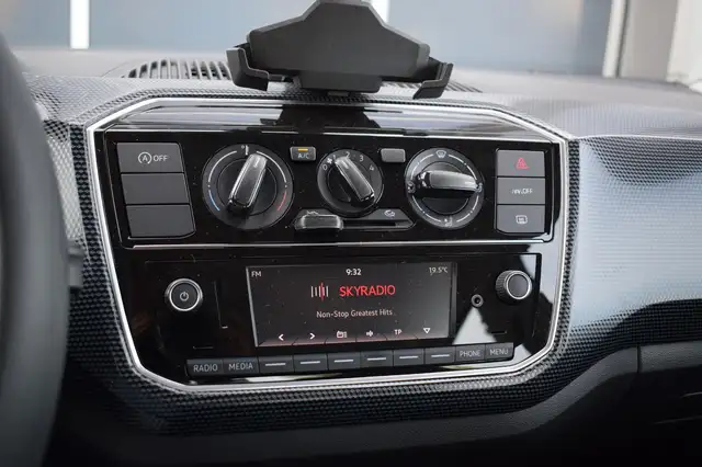 Volkswagen Up! view 13