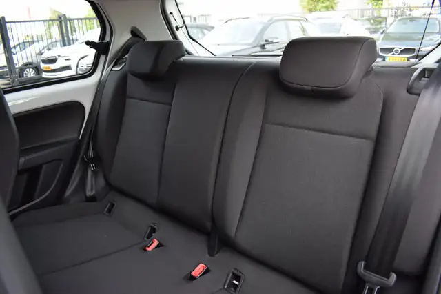 Volkswagen Up! view 6