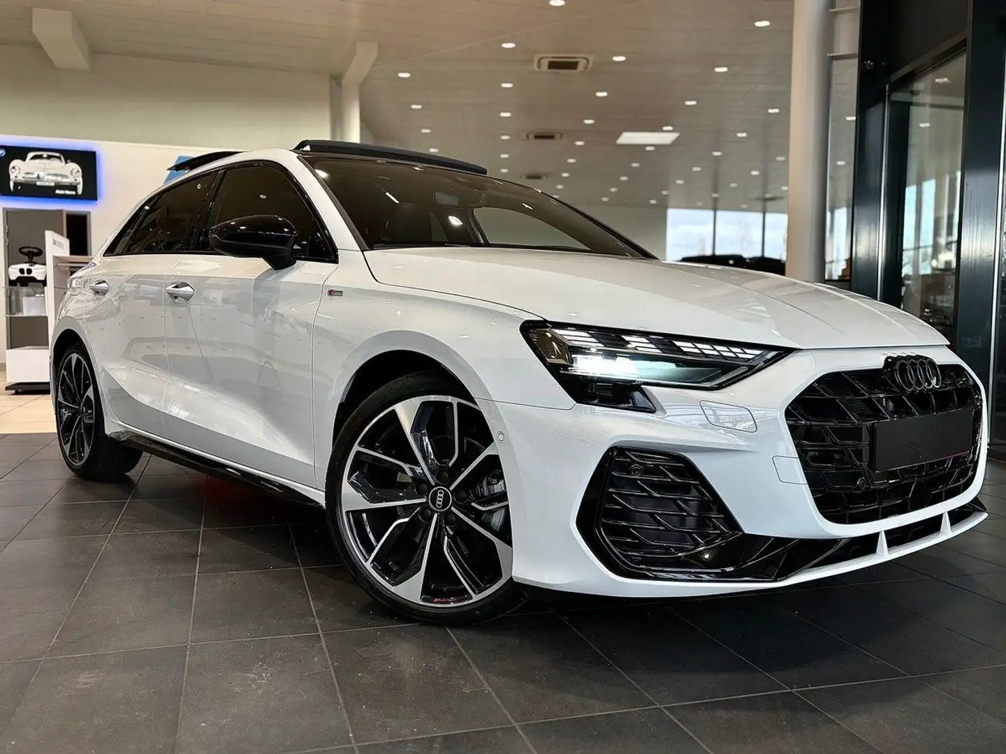 Audi A3 - 2.0 TDI 150CH - S-Line - DSG7 Weiß - 1