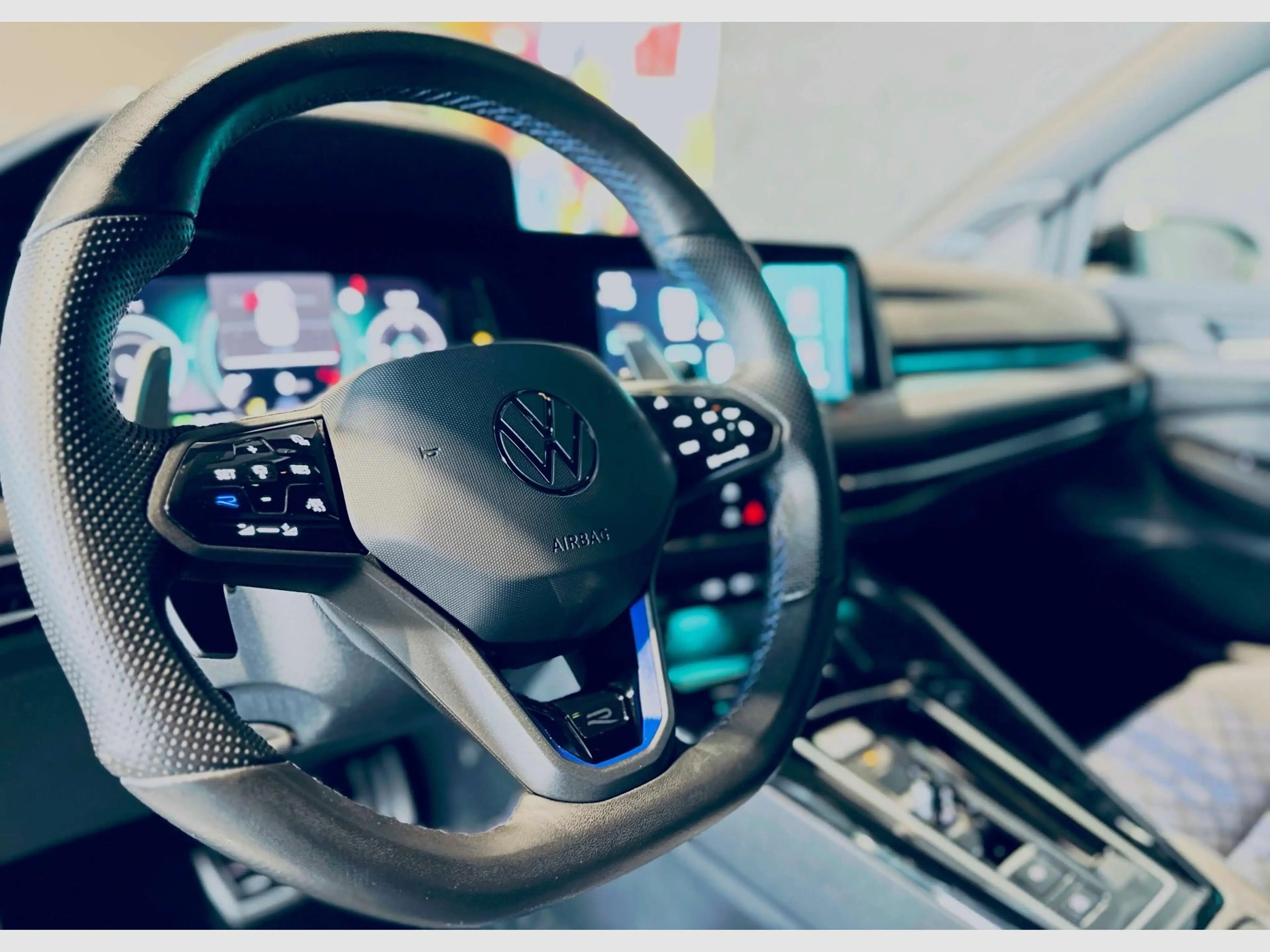 Volkswagen Golf GOLF VIII R TSI 4MOTION DSG — photo 10