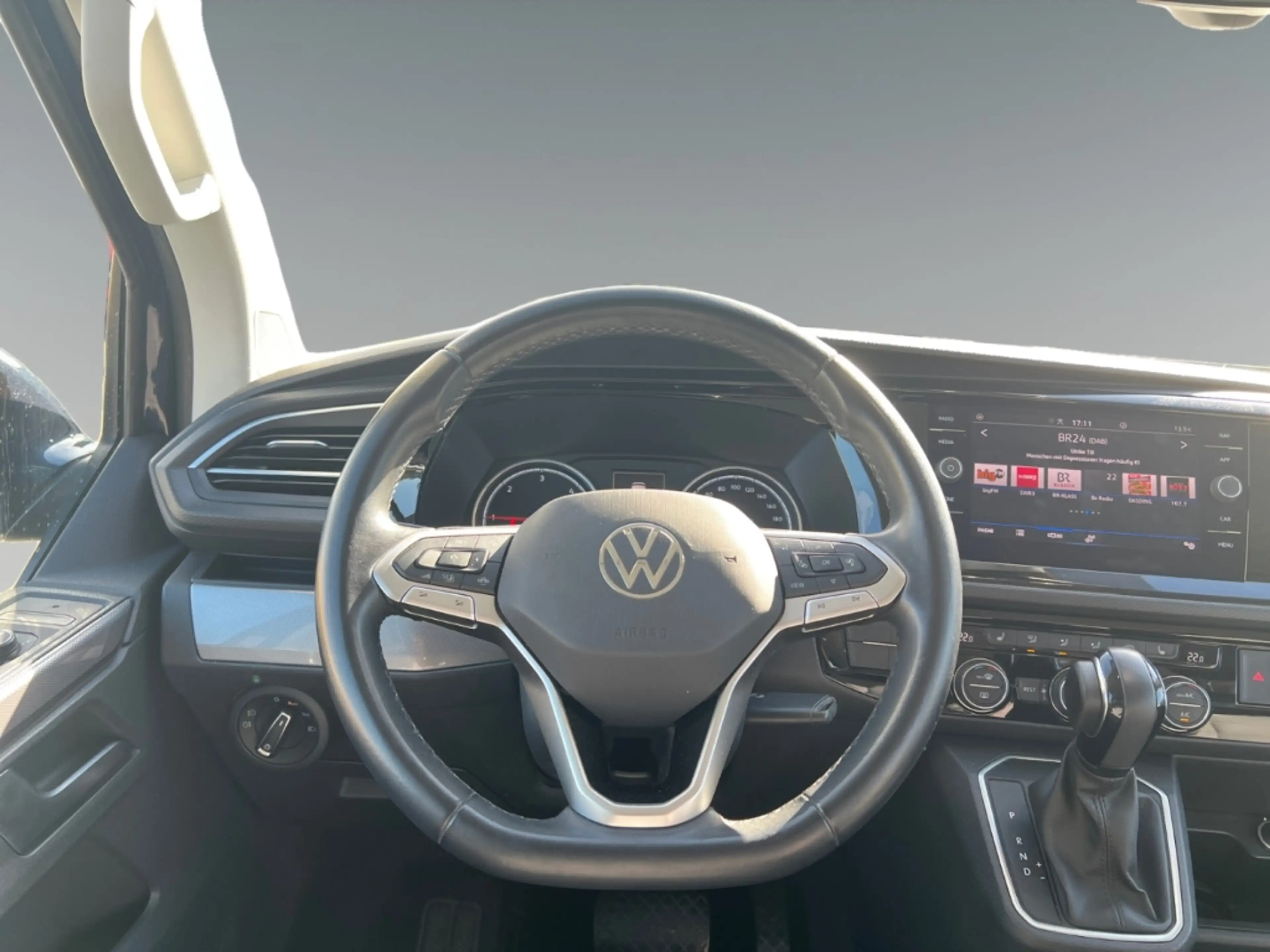 Volkswagen T6.1 Multivan Generation Six LED Navi Kamera — photo 3