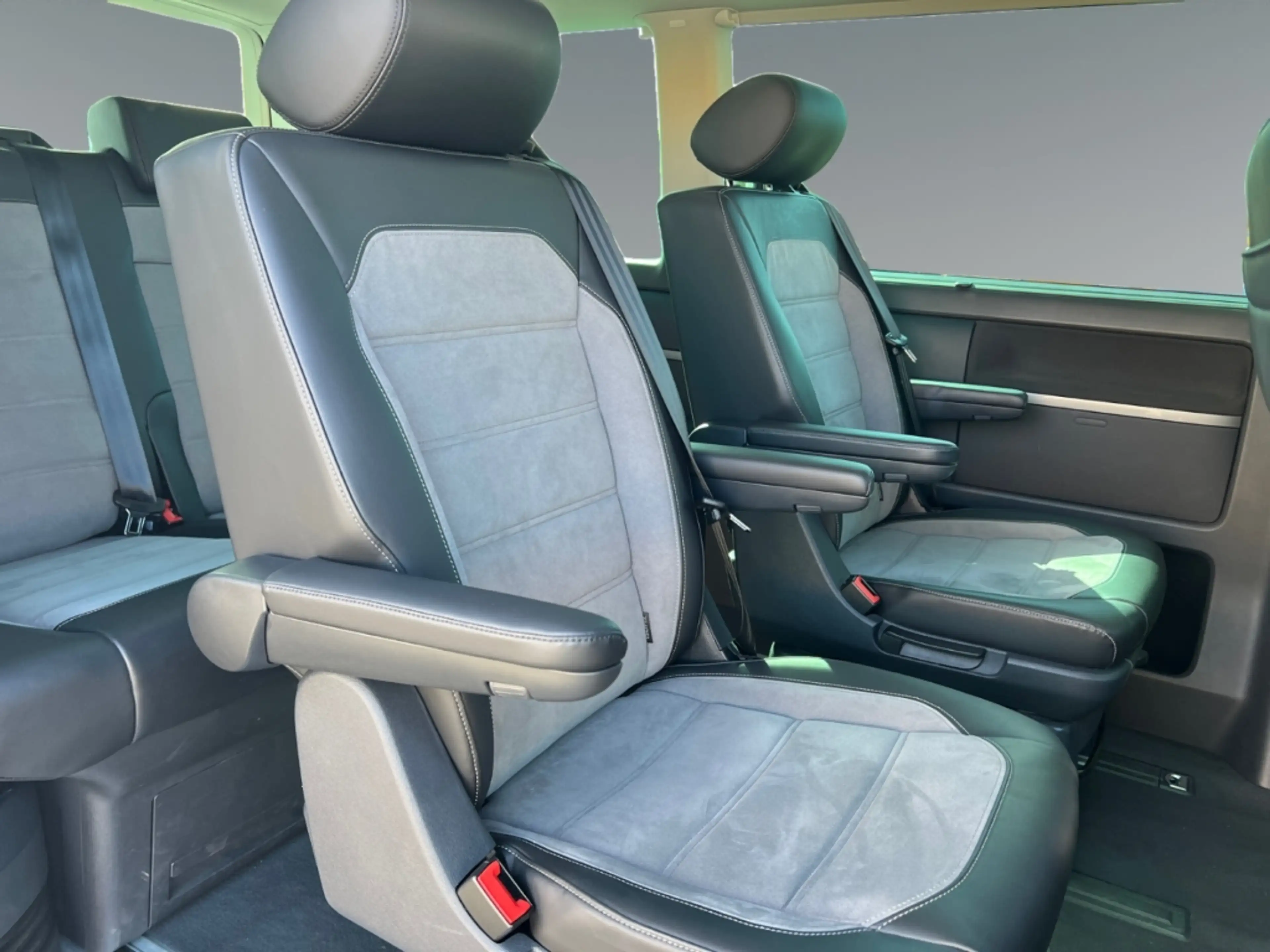 Volkswagen T6.1 Multivan Generation Six LED Navi Kamera — photo 11