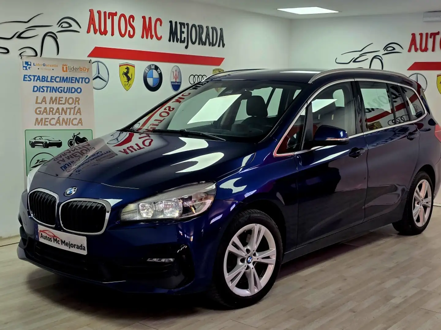 BMW 220 220dA Active Tourer xDrive 4.75 Blau - 1
