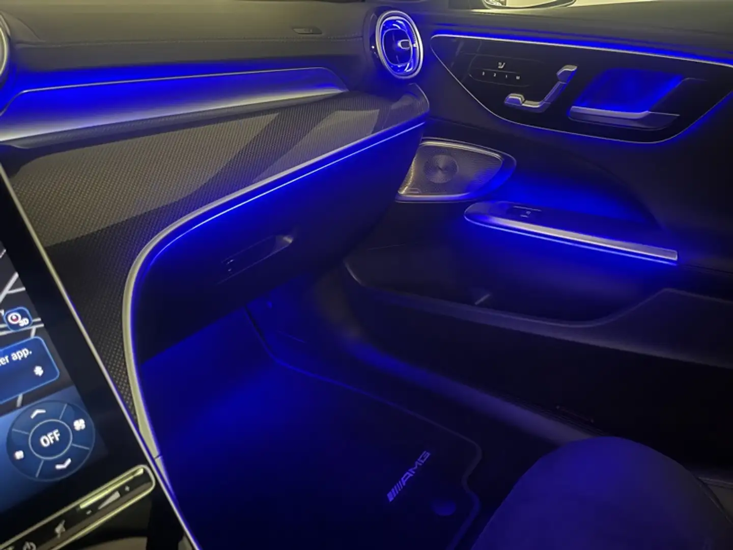 Mercedes-Benz C 300 de Break AMG Toit Pano Noir - 1