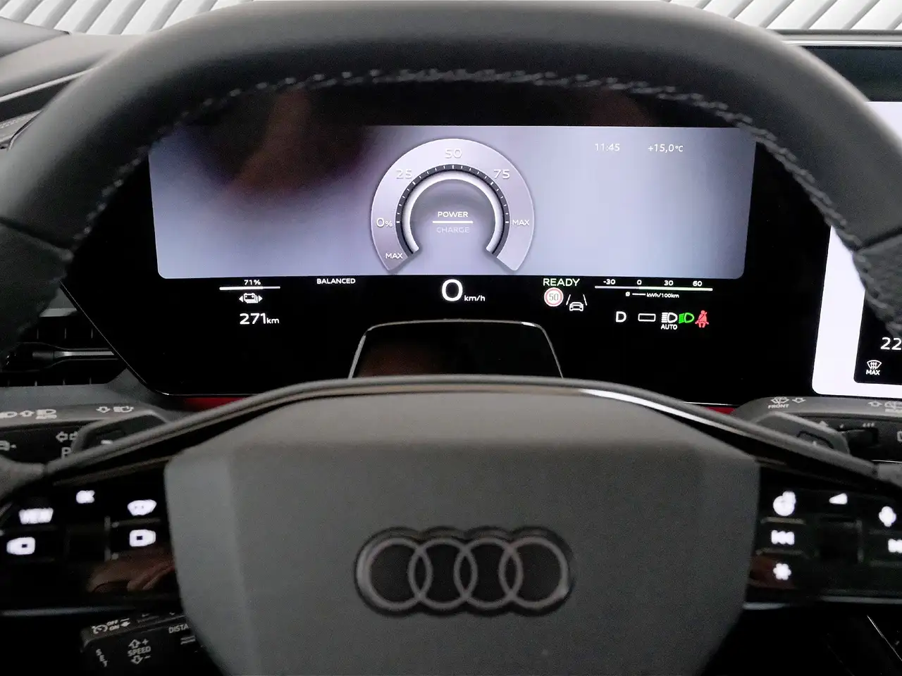 Audi SQ6 2026 — фото 15