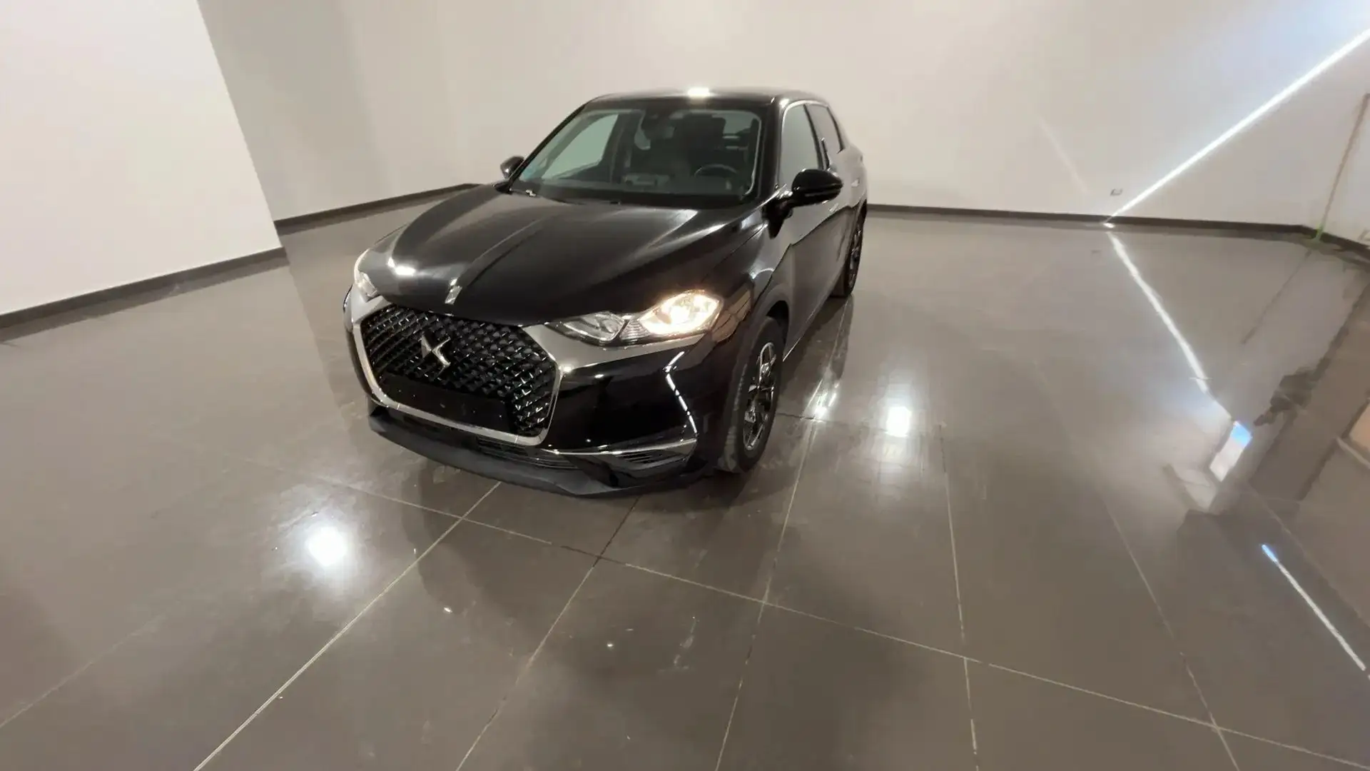 DS Automobiles DS 3 DS3 Crossback 1.2 puretech So Chic 130cv Чорний - 1
