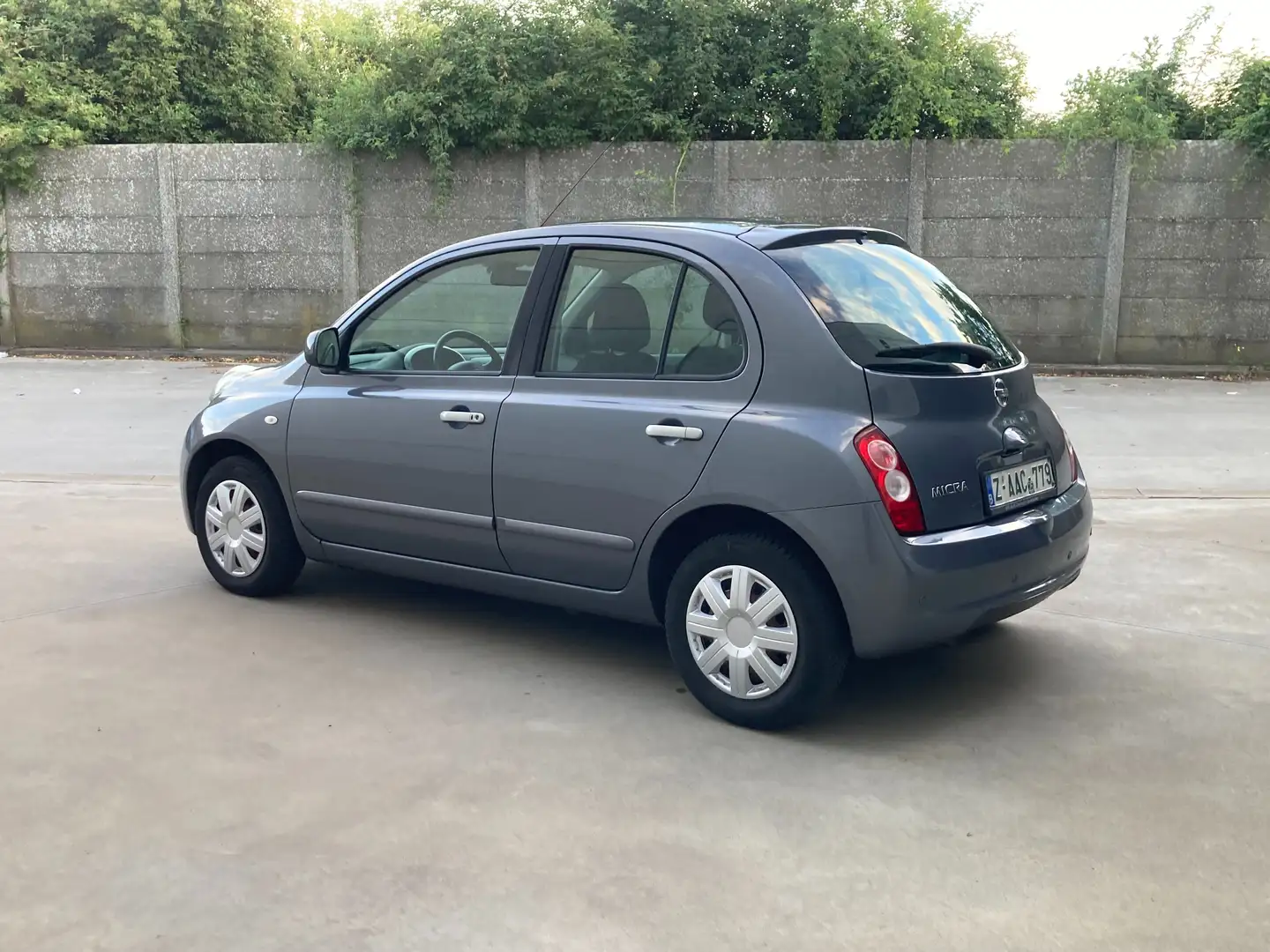 Nissan Micra 1.4 benzine 2010 met 98000km*GPS*PARKEERSENSOR* Gris - 1