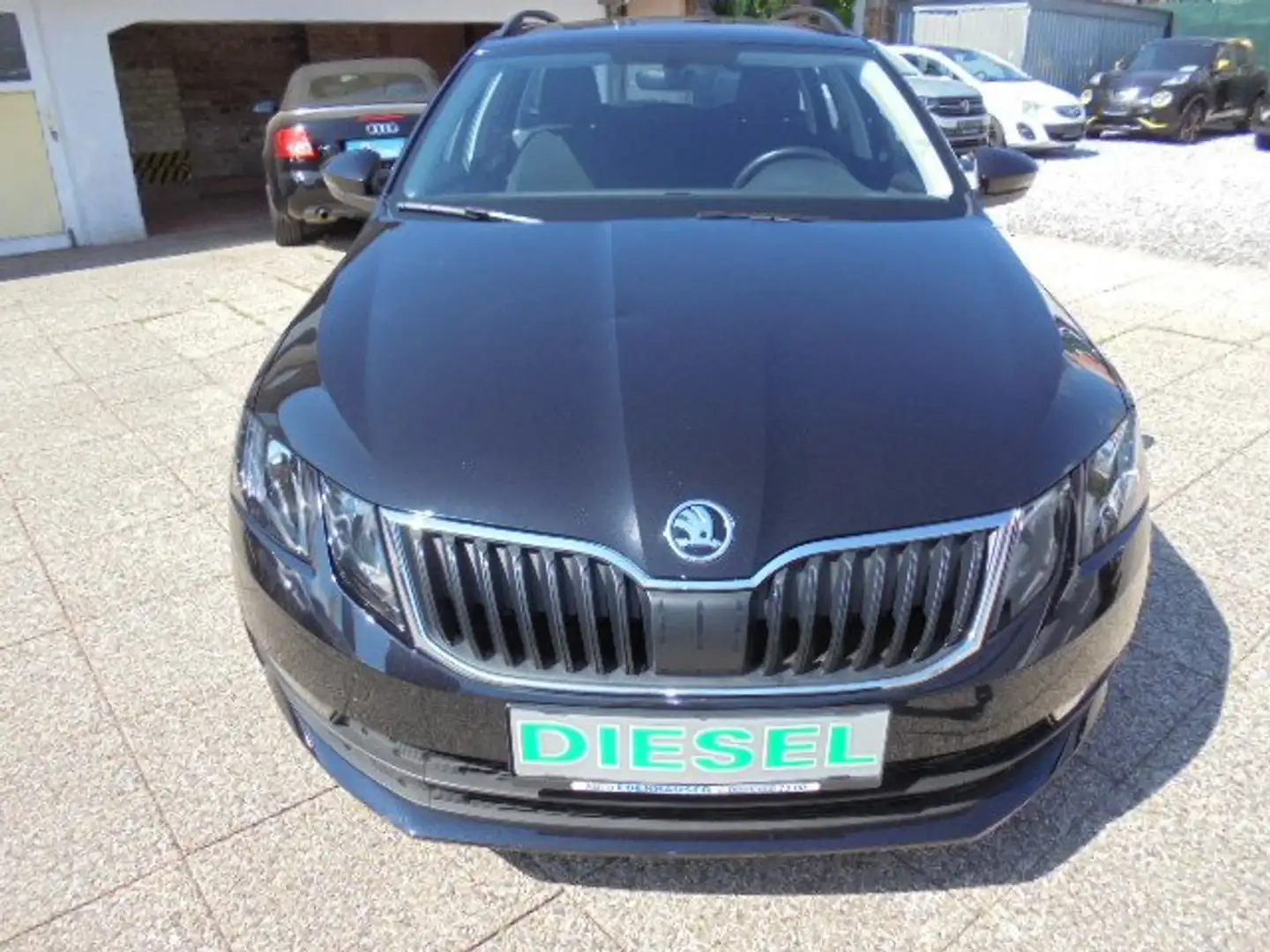 Skoda Octavia Octavia Combi 2,0 TDI Ambition Limited DSG Schwarz - 2