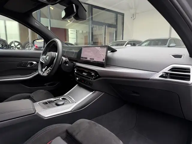 BMW 3 Series view 9