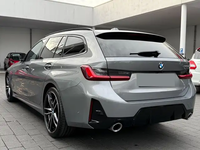 BMW 3 Series view 12