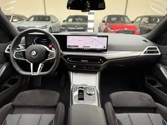 BMW 3 Series view 10