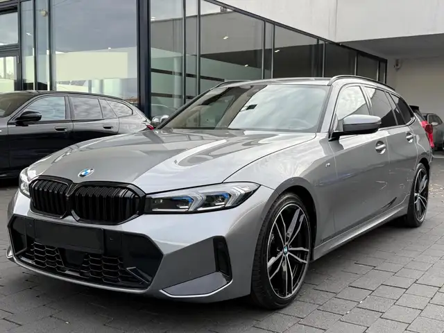 BMW 3 Series view 6
