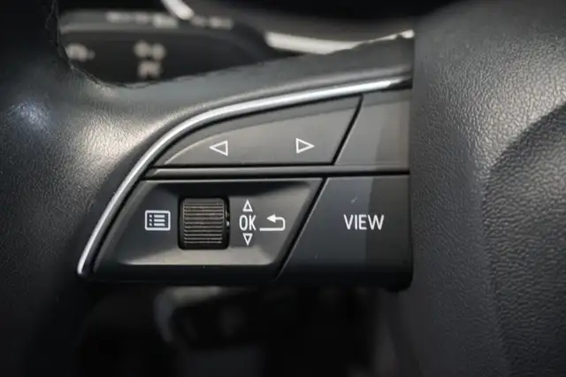 Audi Q3 view 12
