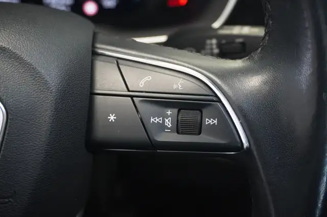 Audi Q3 view 13