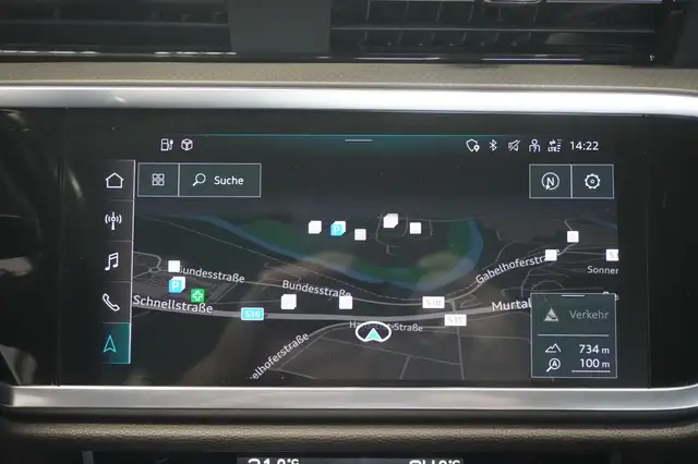 Audi Q3 view 15