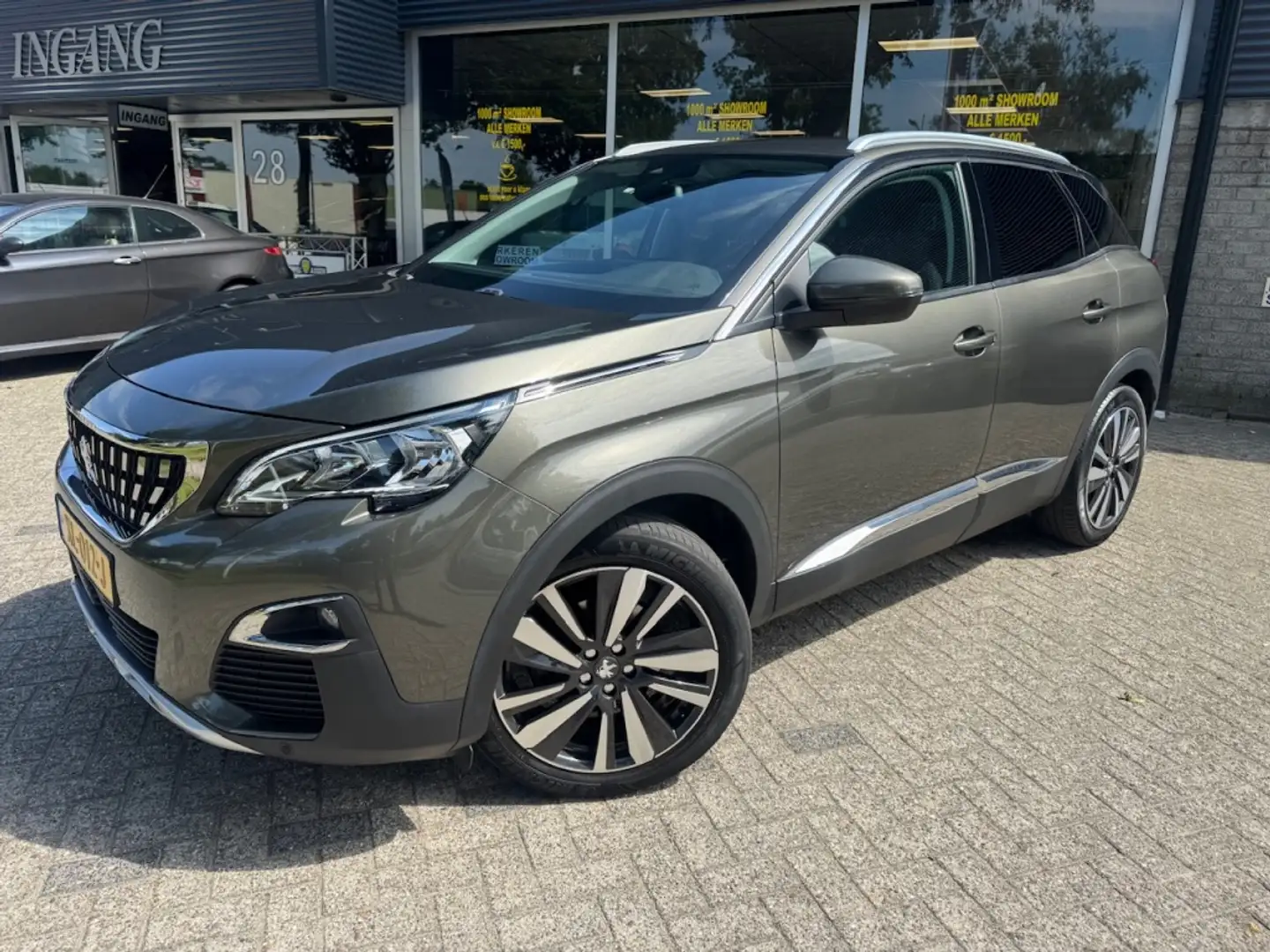 Peugeot 3008 1.2 PureTech BL Prem Grijs - 1