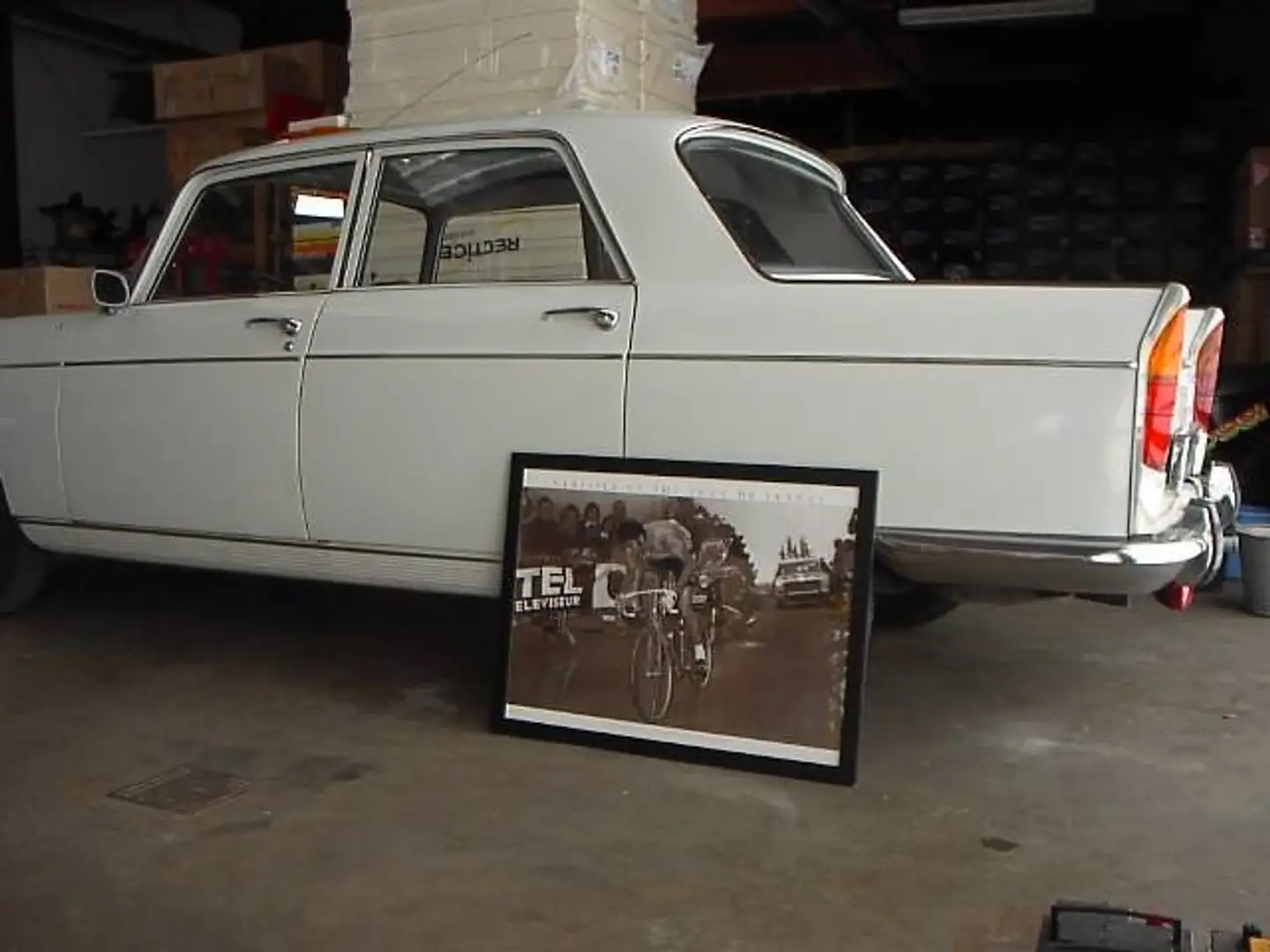 Peugeot 404 Weiß - 1