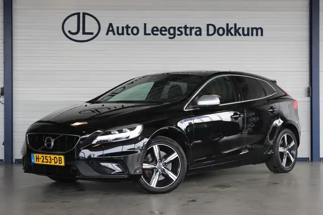 Volvo V40 2.0 D3 R-Design Polar+ Trekhaak | Pano | Harman/Ka