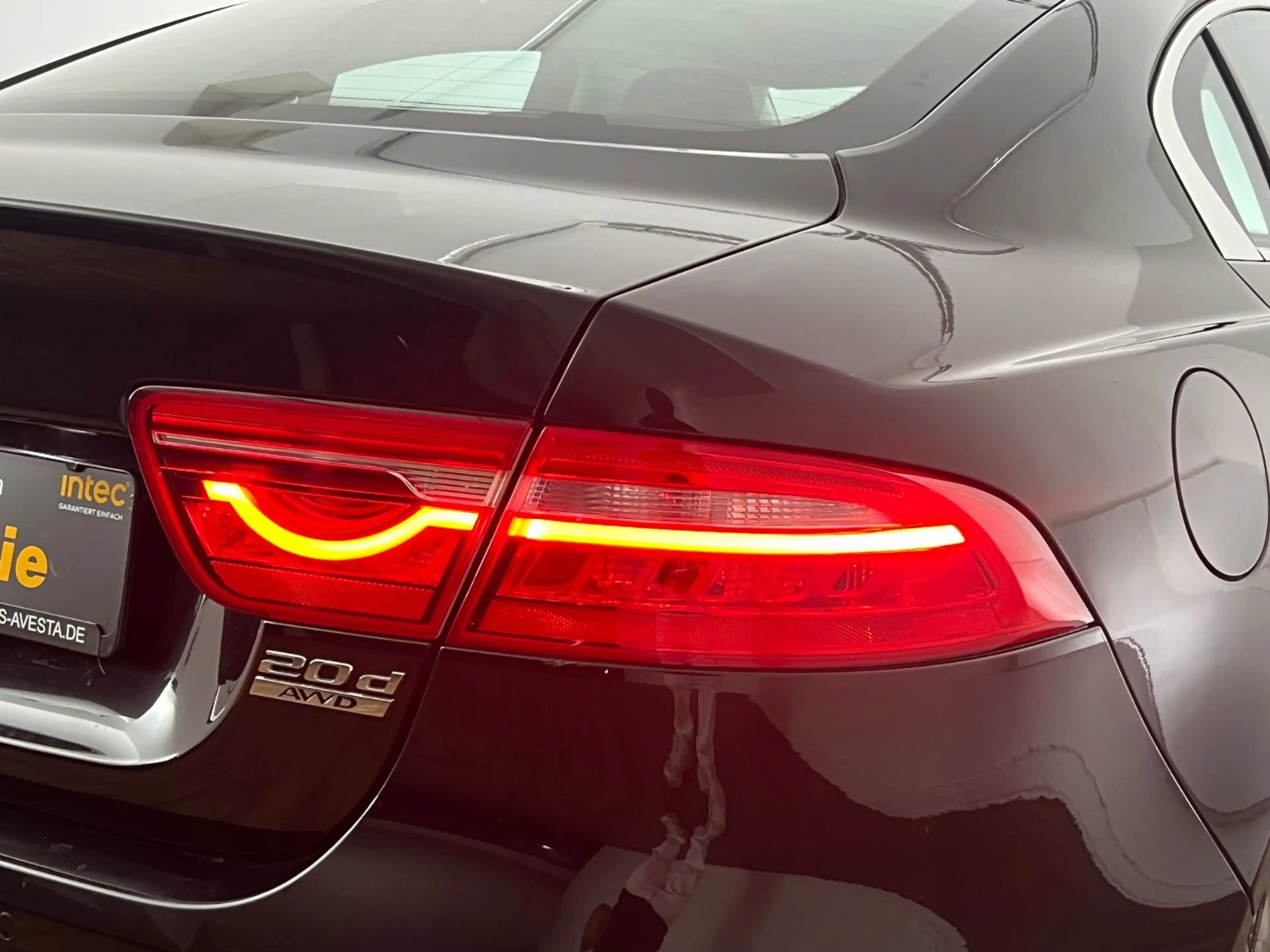 Jaguar XE 20d Prestige /4x4 / NUR 66.tKM/ LED / 1.HD / — photo 7