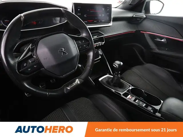 Peugeot 2008 view 11