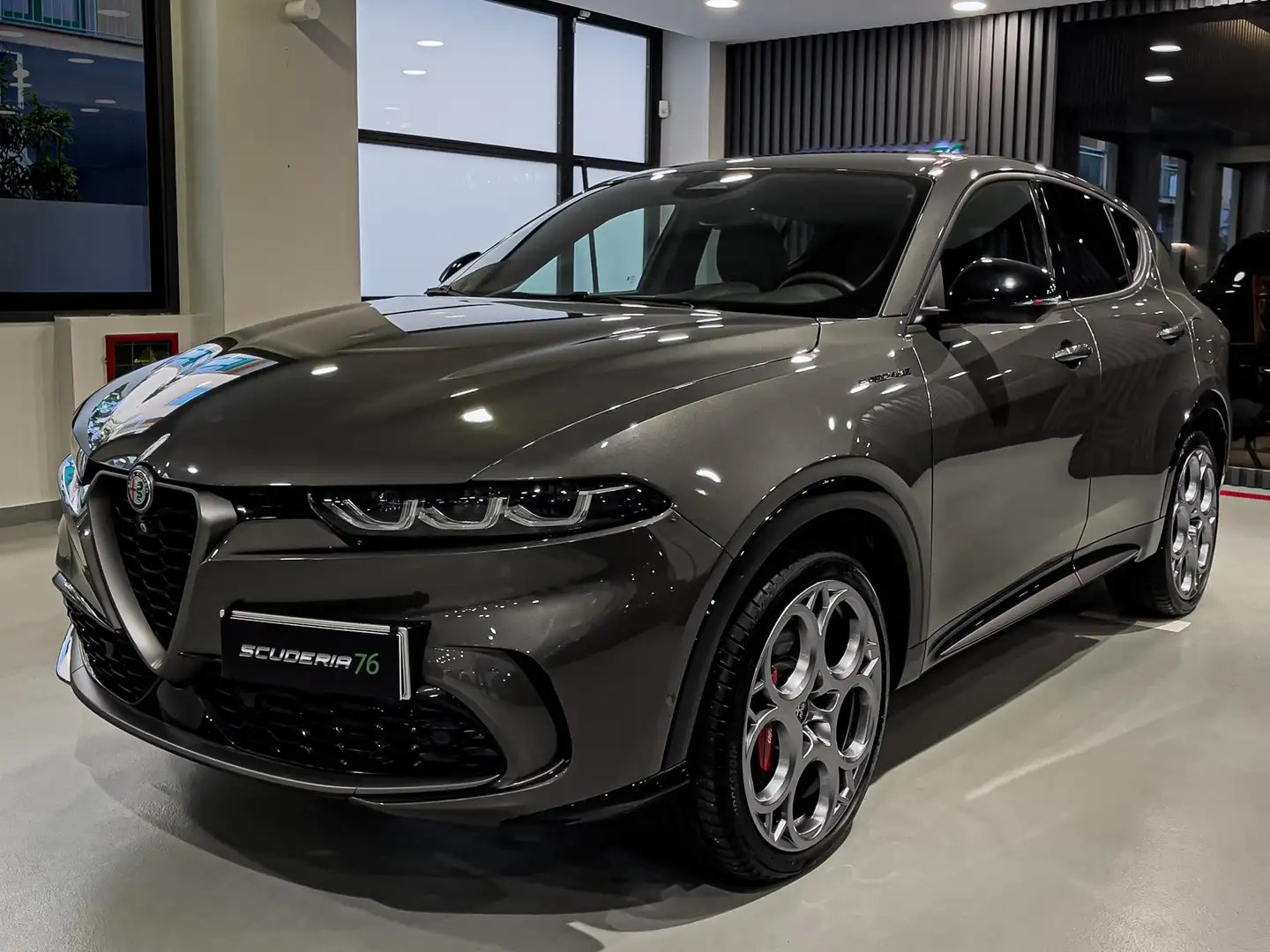 Alfa Romeo Tonale Tonale 1.3 phev Speciale Q4 180cv at6 Gris - 1