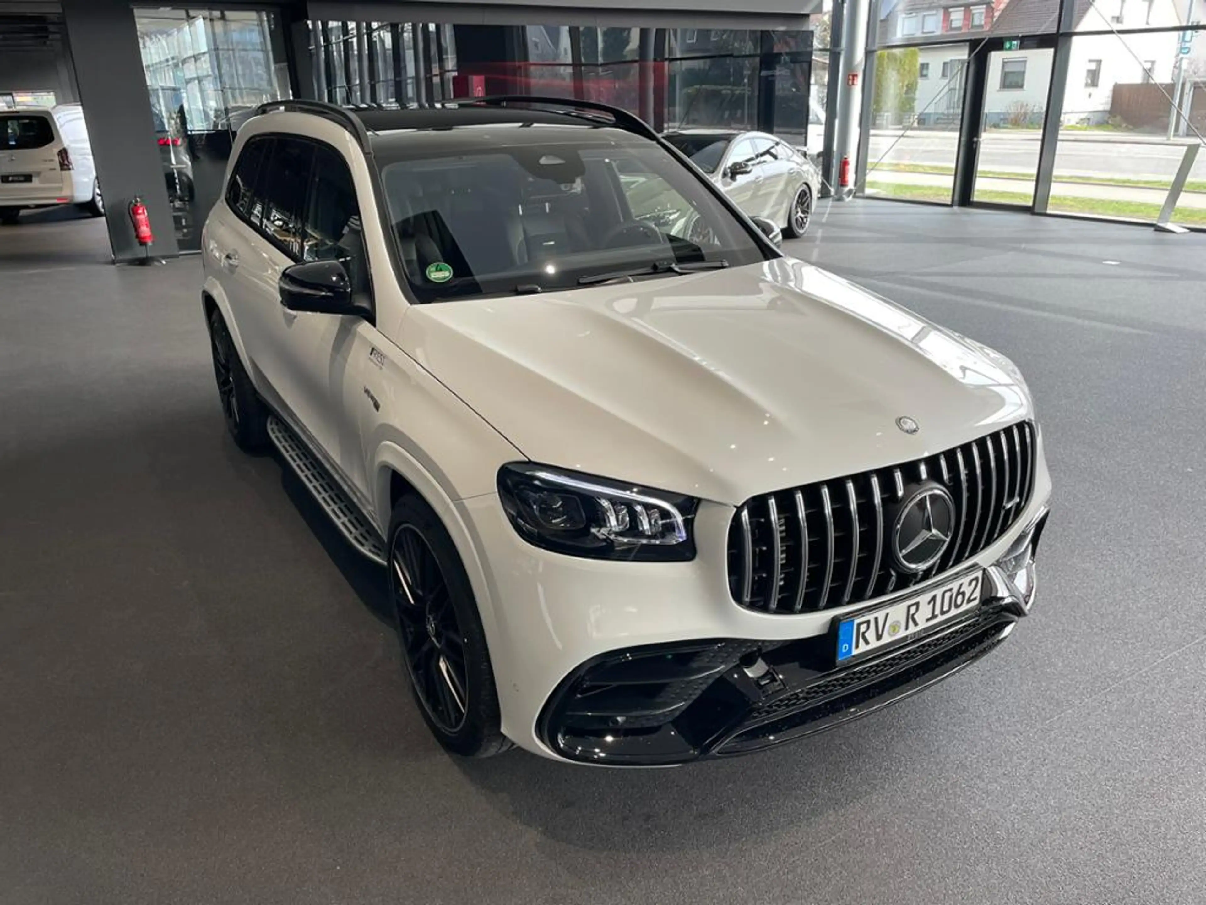 Mercedes-Benz GLS 63 AMG STDHZG+HUD+PANO+DRIVER PCKG+BURM 4D+ — photo 9