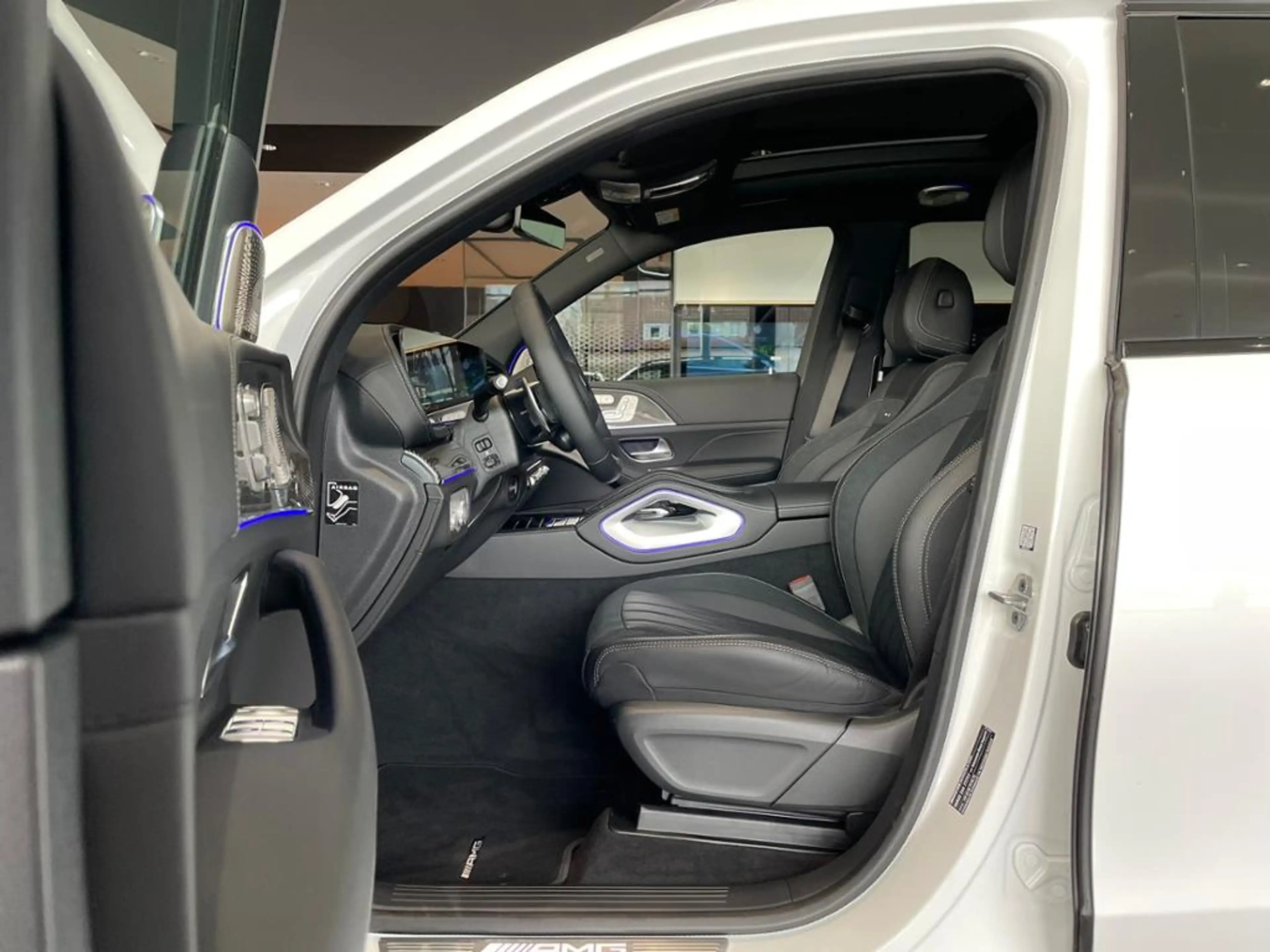 Mercedes-Benz GLS 63 AMG STDHZG+HUD+PANO+DRIVER PCKG+BURM 4D+ — photo 3