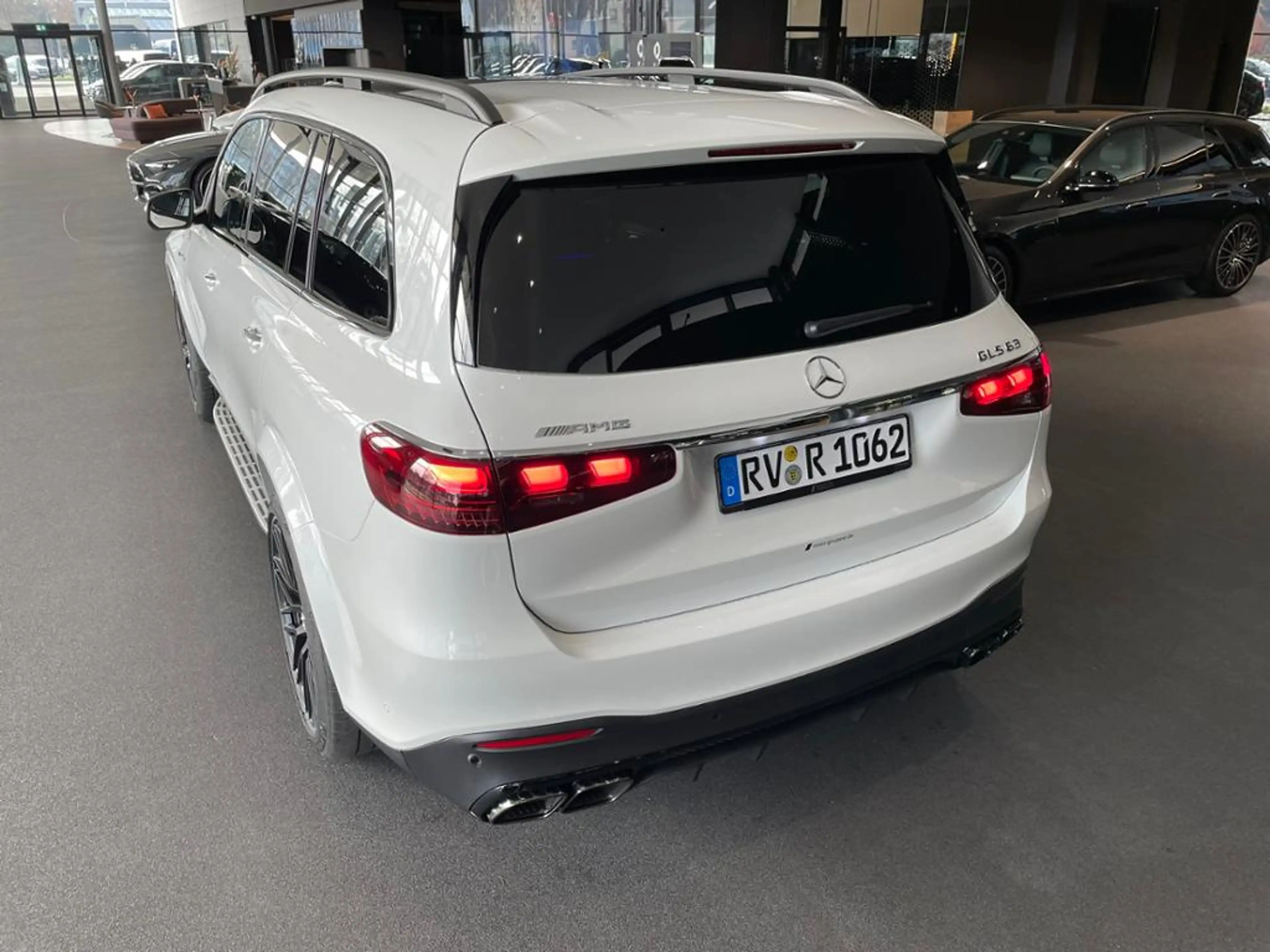 Mercedes-Benz GLS 63 AMG STDHZG+HUD+PANO+DRIVER PCKG+BURM 4D+ — photo 7