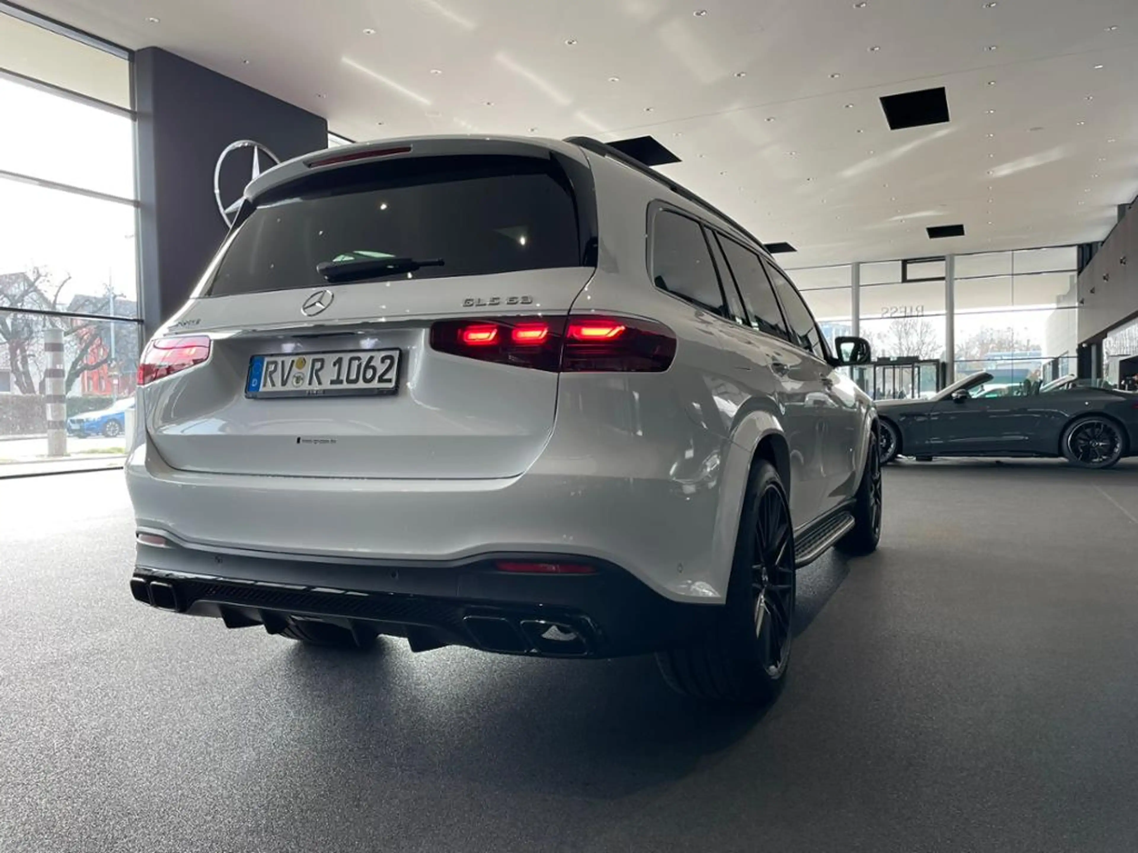Mercedes-Benz GLS 63 AMG STDHZG+HUD+PANO+DRIVER PCKG+BURM 4D+ — photo 8