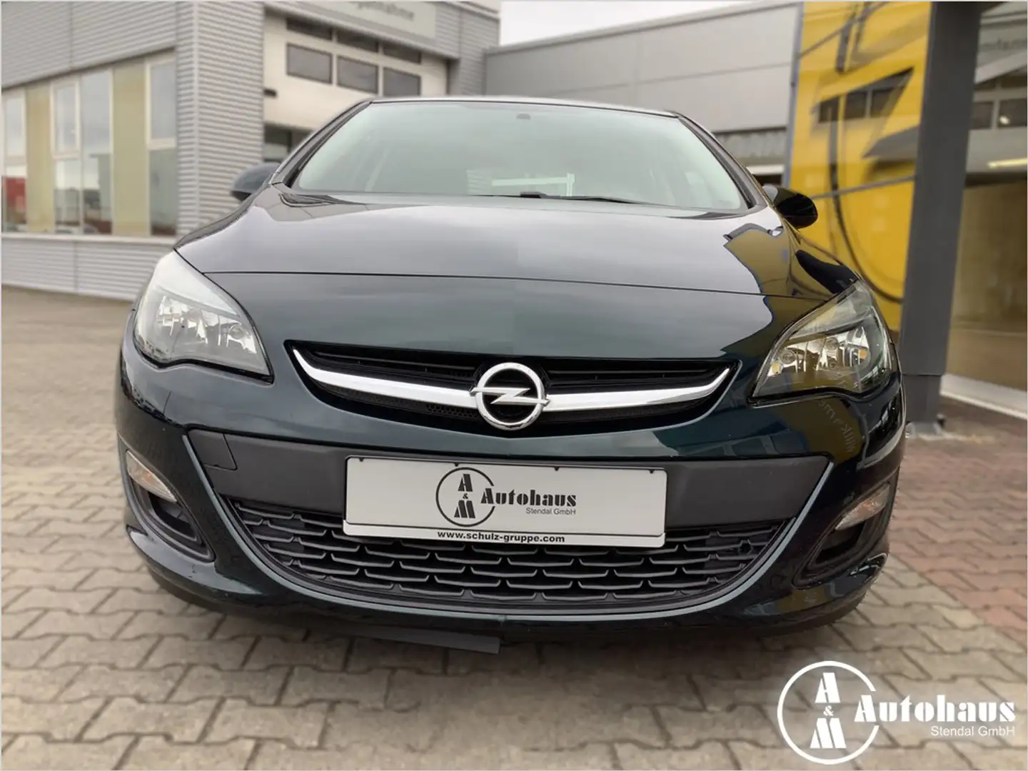 Opel Astra J Lim. 5-trg. 1.6 Style KLIMA PDC NAVI Vert - 2