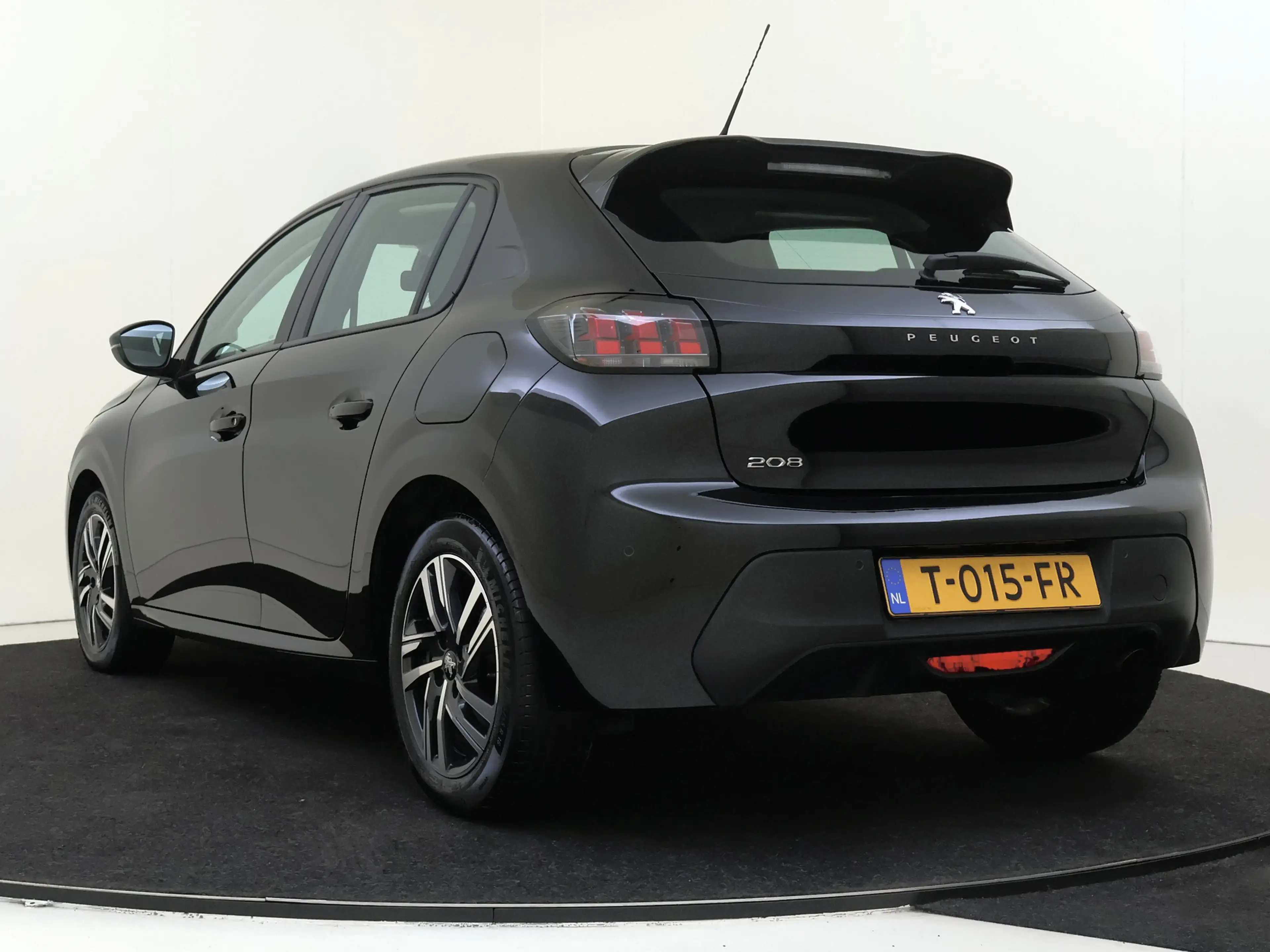 Peugeot 208 1.2 PureTech Active Pack | Full Map Navigatie | Ca — photo 3
