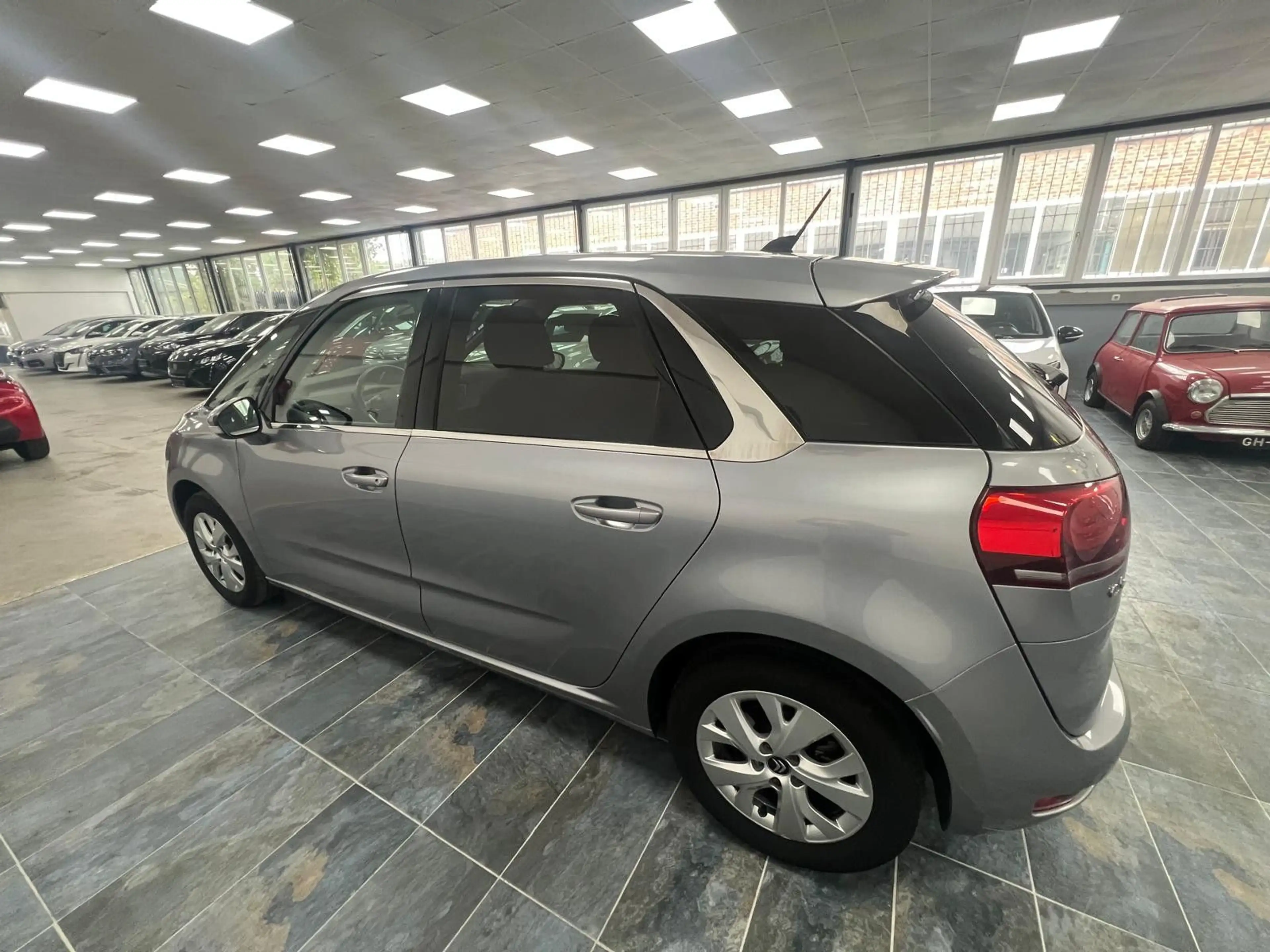 Citroen C4 Picasso PureTech 130 Stop&Start FEEL — photo 4
