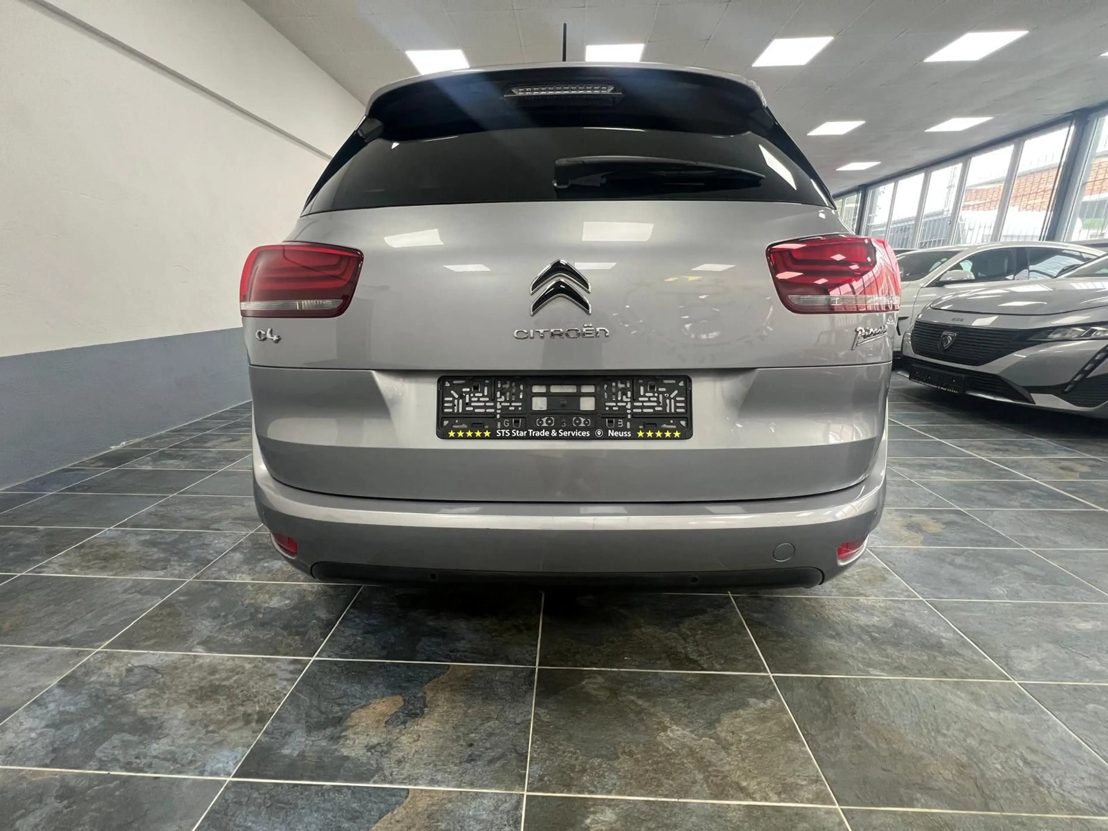 Citroen C4 Picasso PureTech 130 Stop&Start FEEL — photo 6