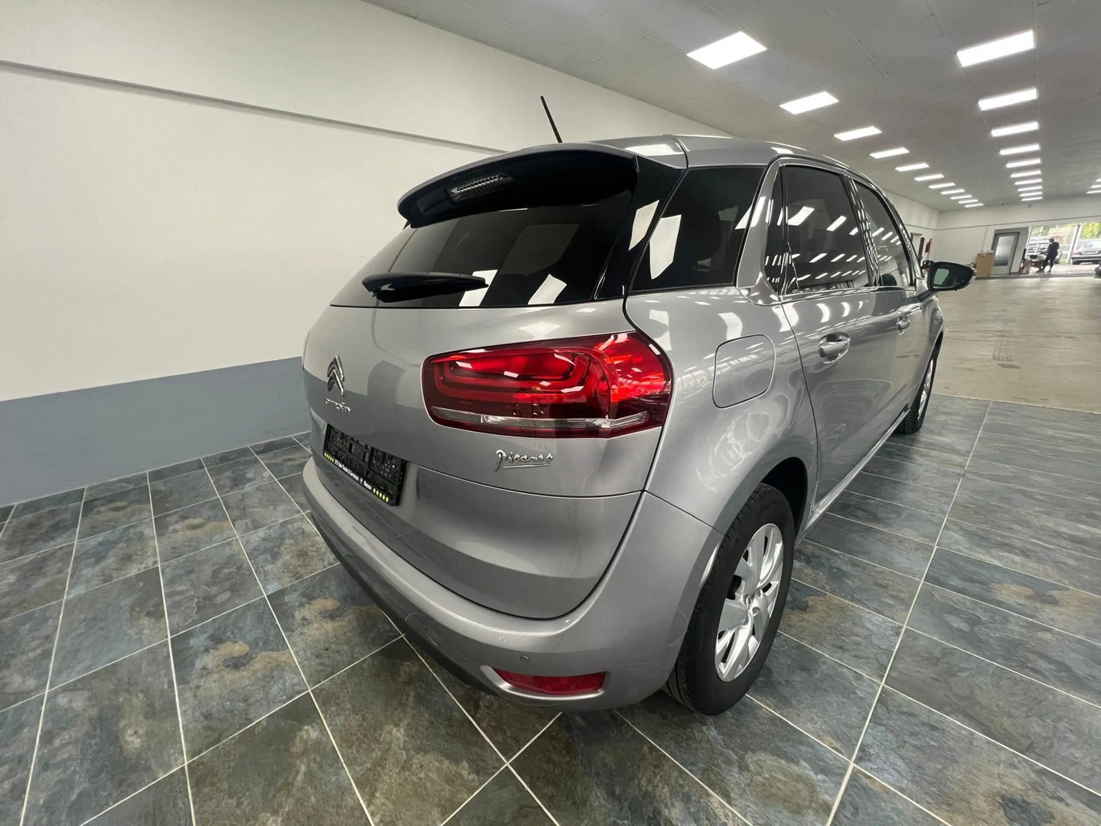 Citroen C4 Picasso PureTech 130 Stop&Start FEEL — photo 7