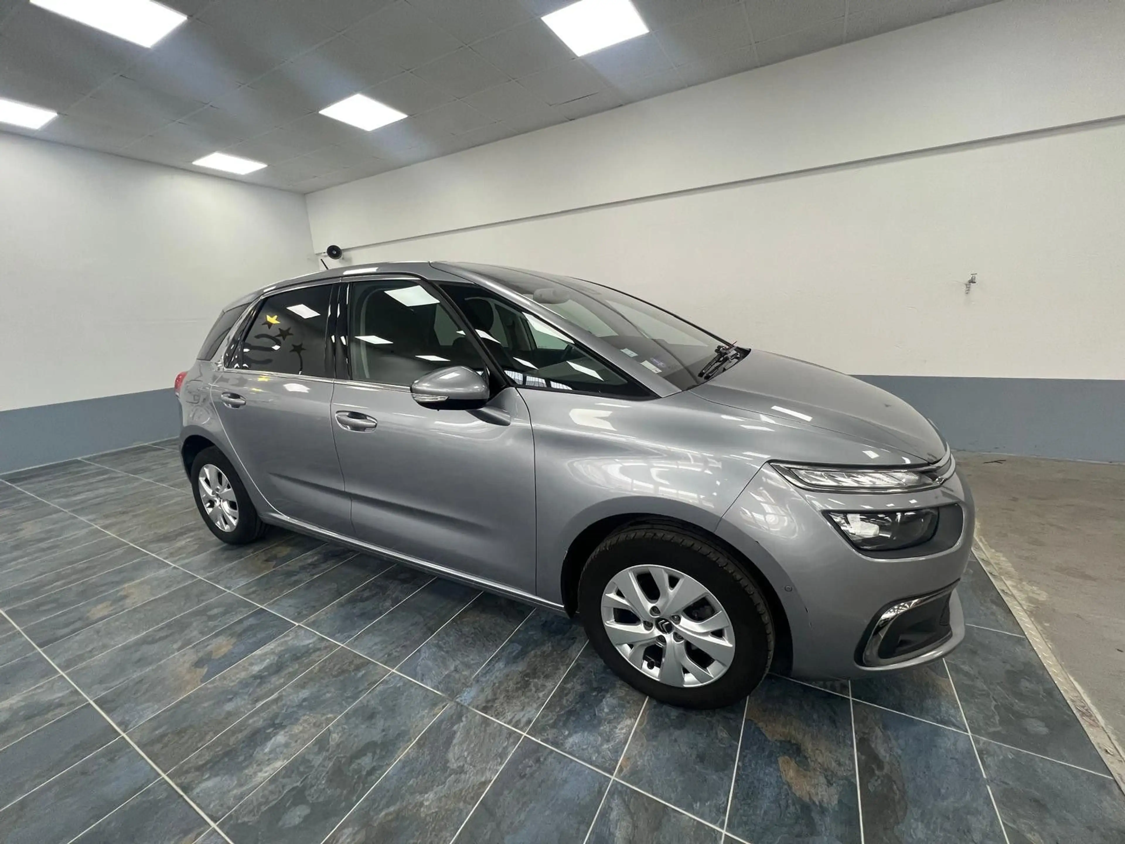 Citroen C4 Picasso PureTech 130 Stop&Start FEEL — photo 10