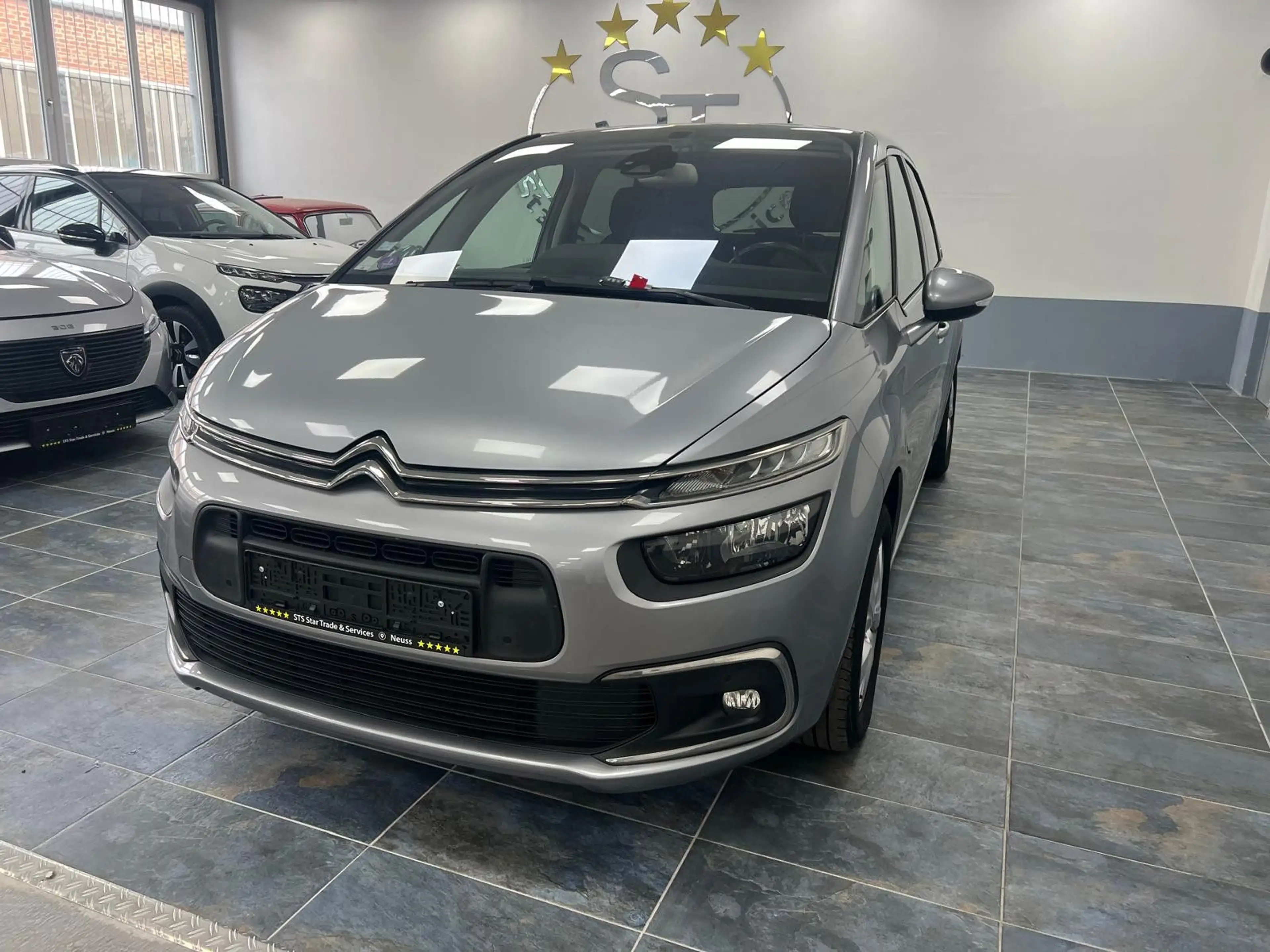 Citroen C4 Picasso PureTech 130 Stop&Start FEEL — photo 2