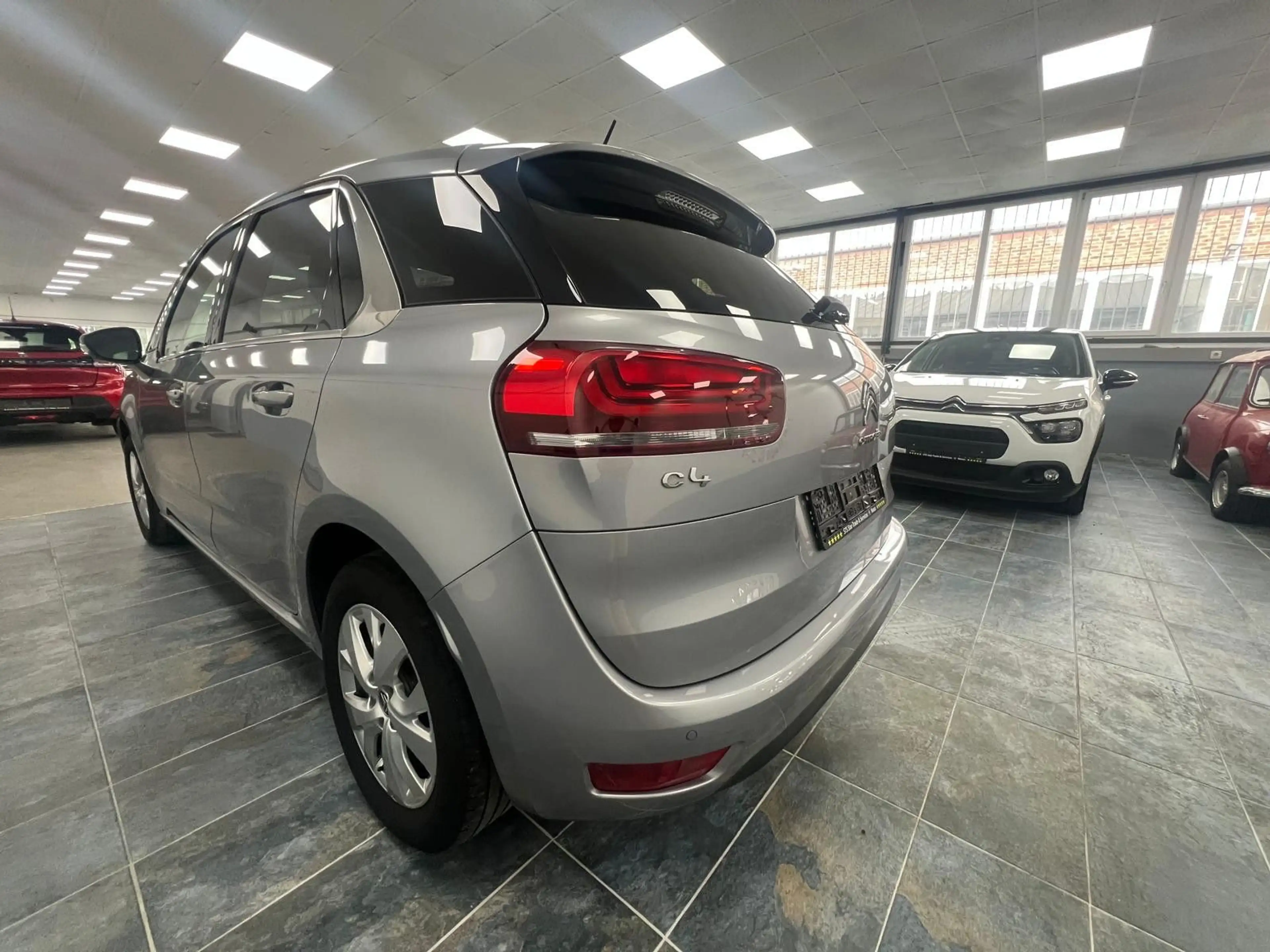 Citroen C4 Picasso PureTech 130 Stop&Start FEEL — photo 5
