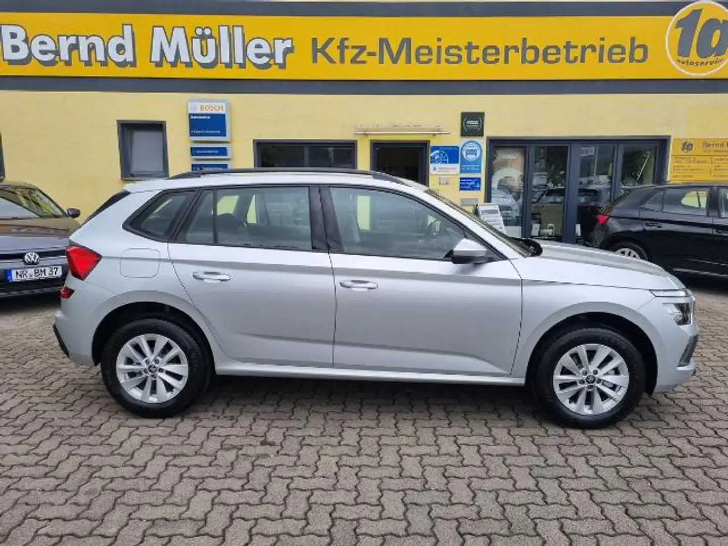 Skoda Kamiq 1.0 TSI EDITION ALU SHZ PDC 5 J. Garantie NEU! Silber - 1